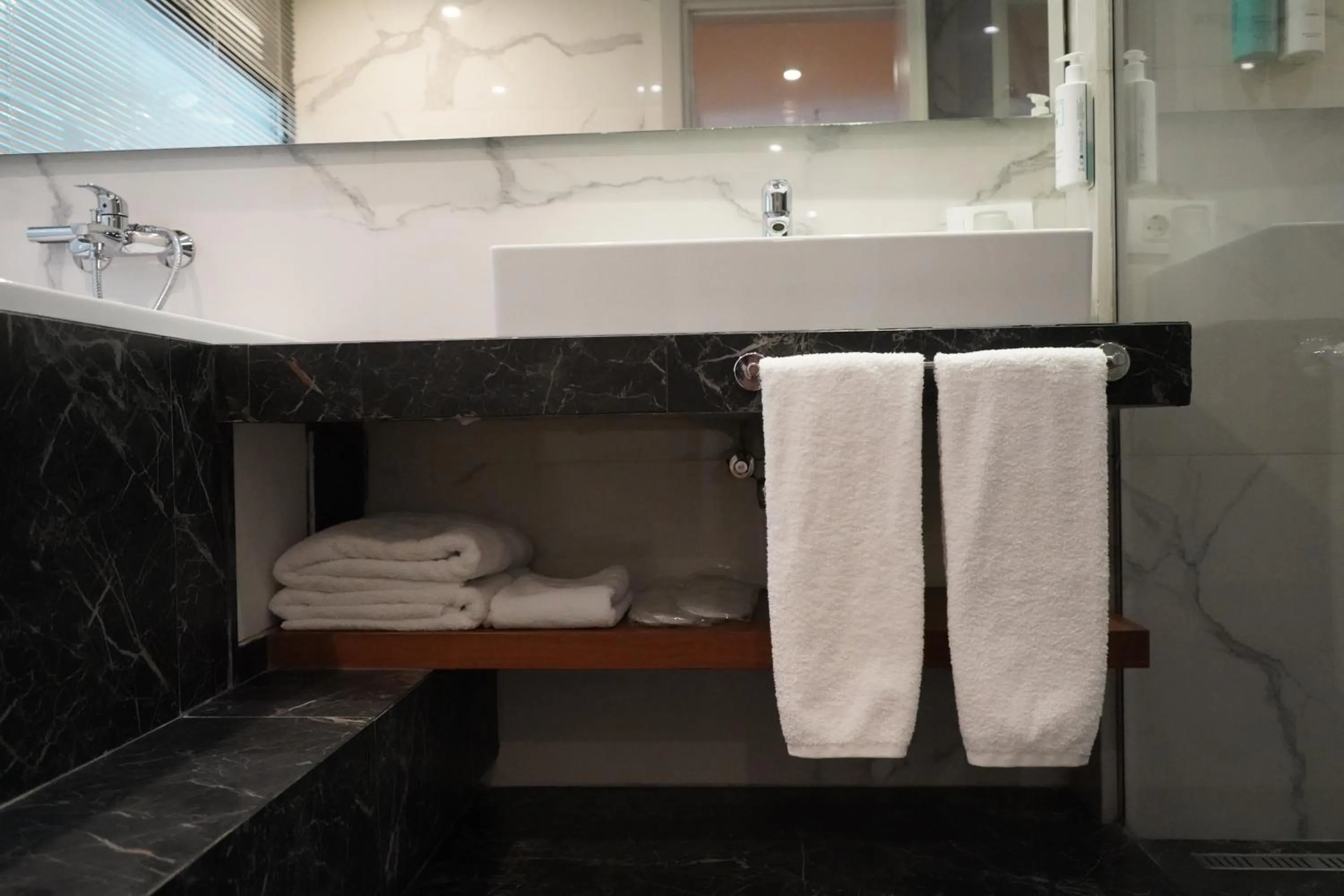 Bathroom in Bougainville Bay Hotel