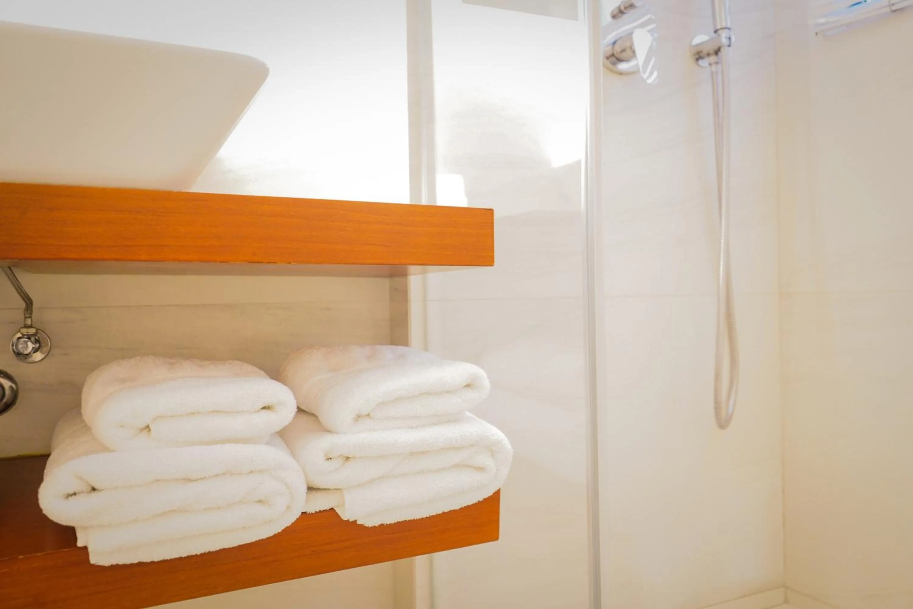 Shower in Bougainville Bay Hotel