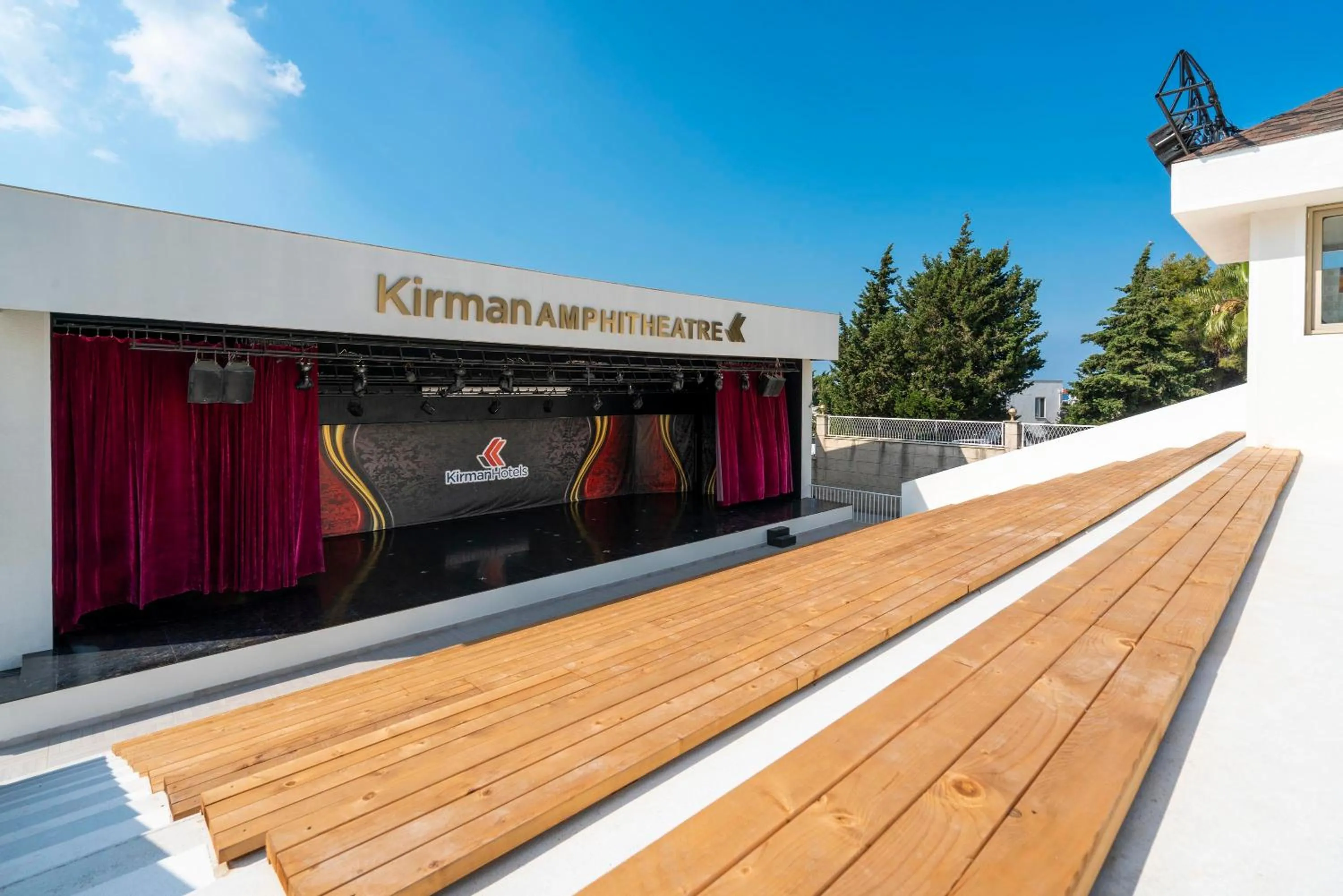 Evening entertainment in Kirman Sidemarin Beach & Spa - All Inclusive