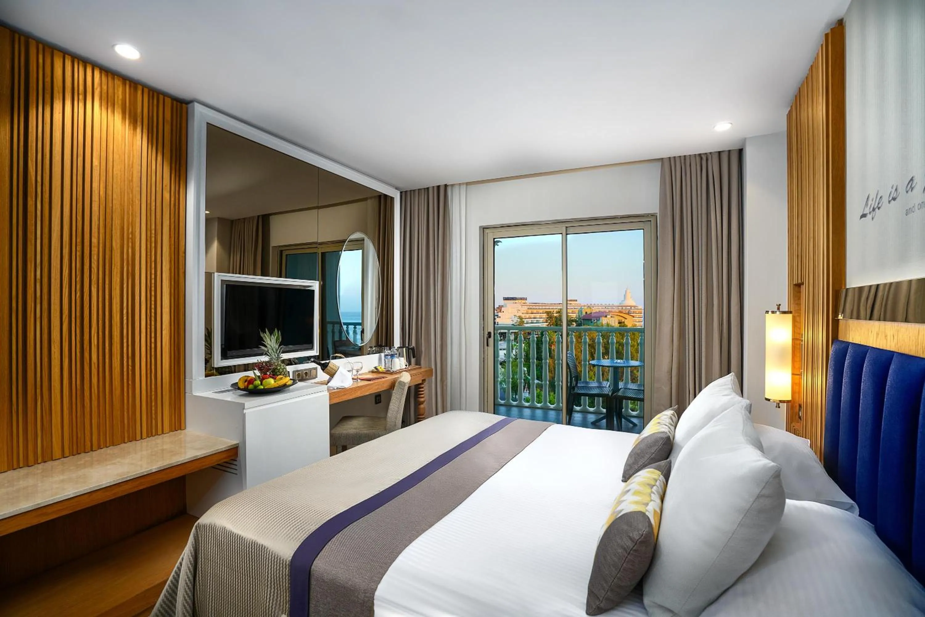 Bed in Kirman Sidemarin Beach & Spa - All Inclusive