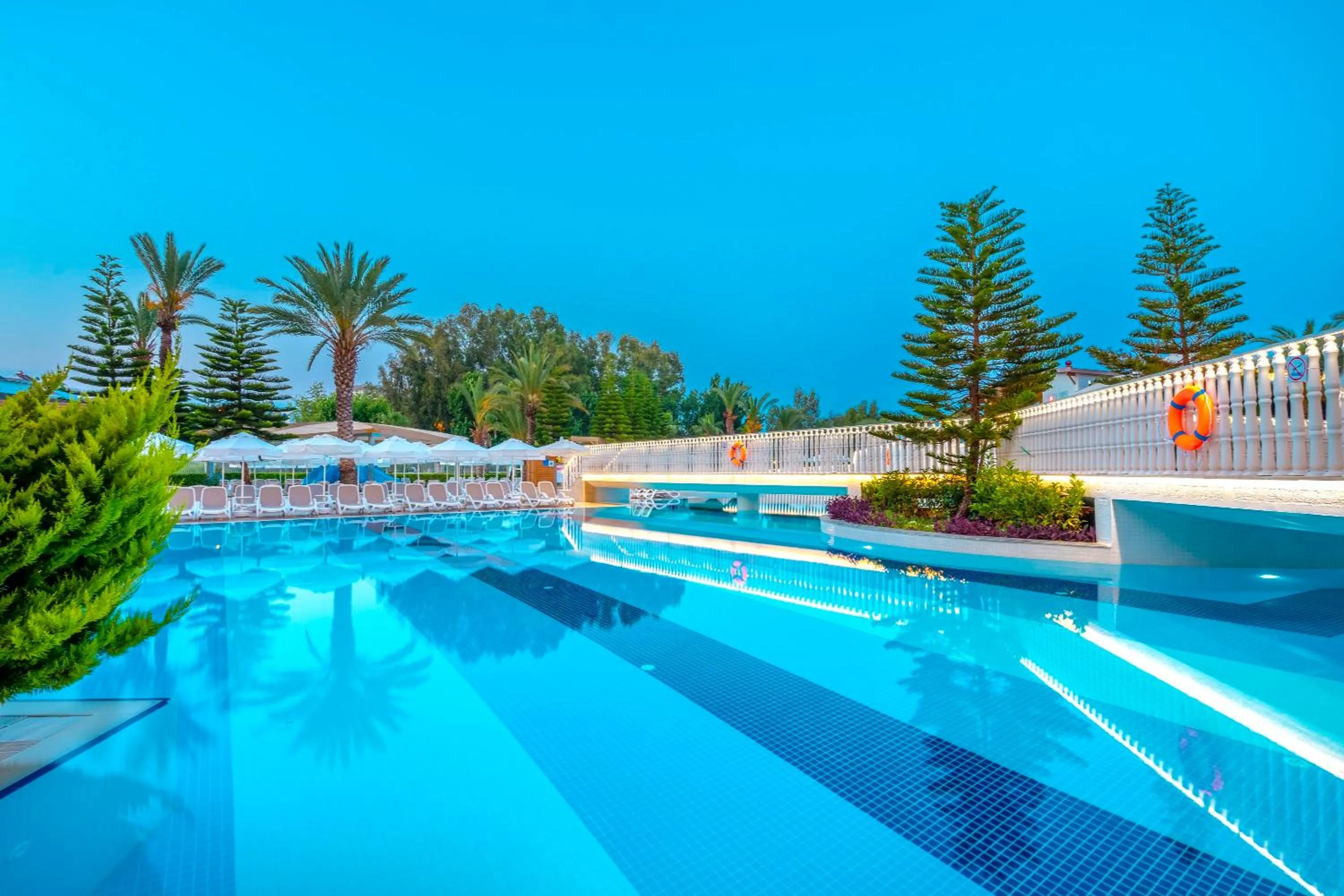 Swimming Pool in Kirman Sidemarin Beach & Spa - All Inclusive