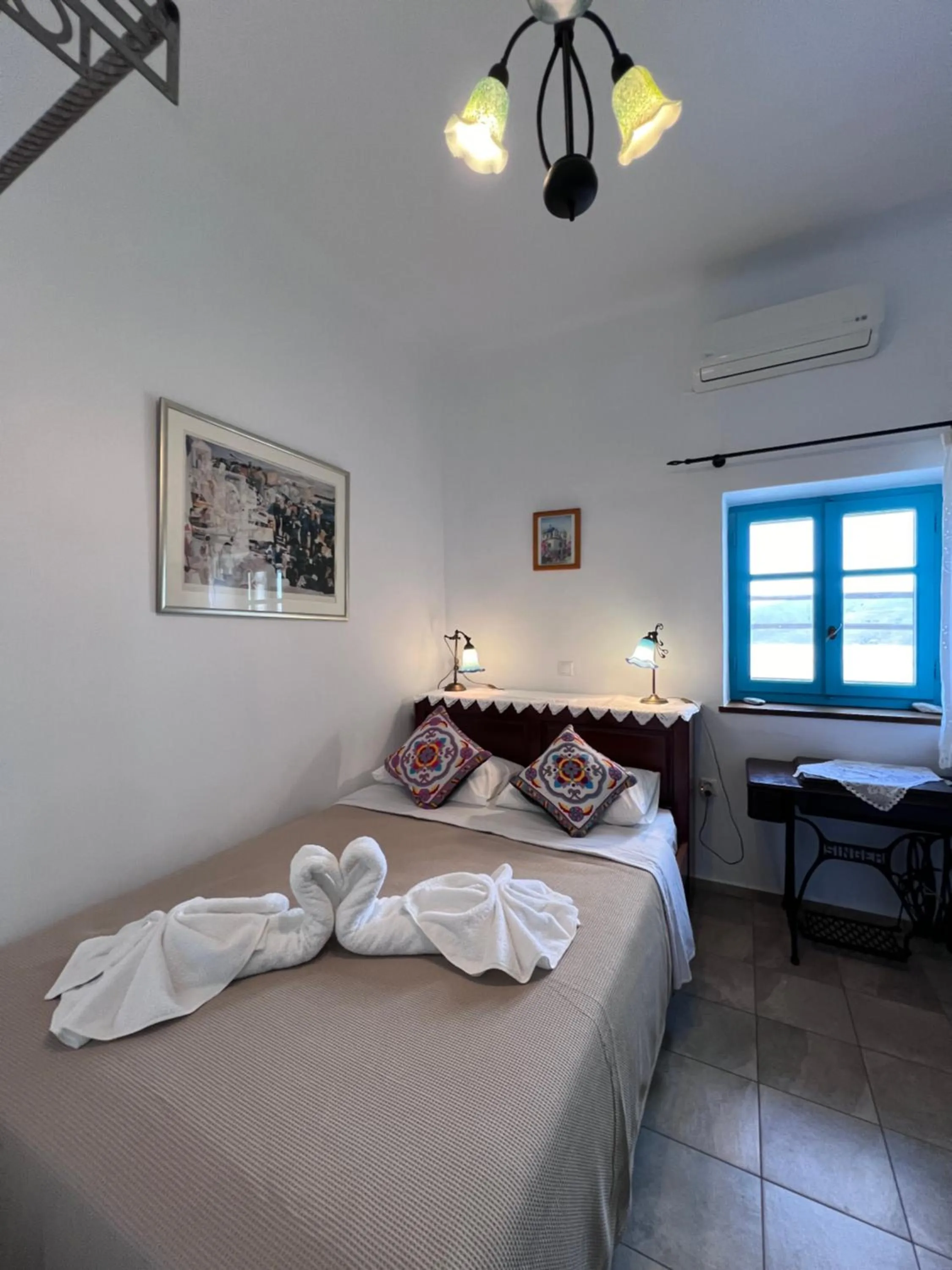 Bedroom, Bed in Pano Gitonia