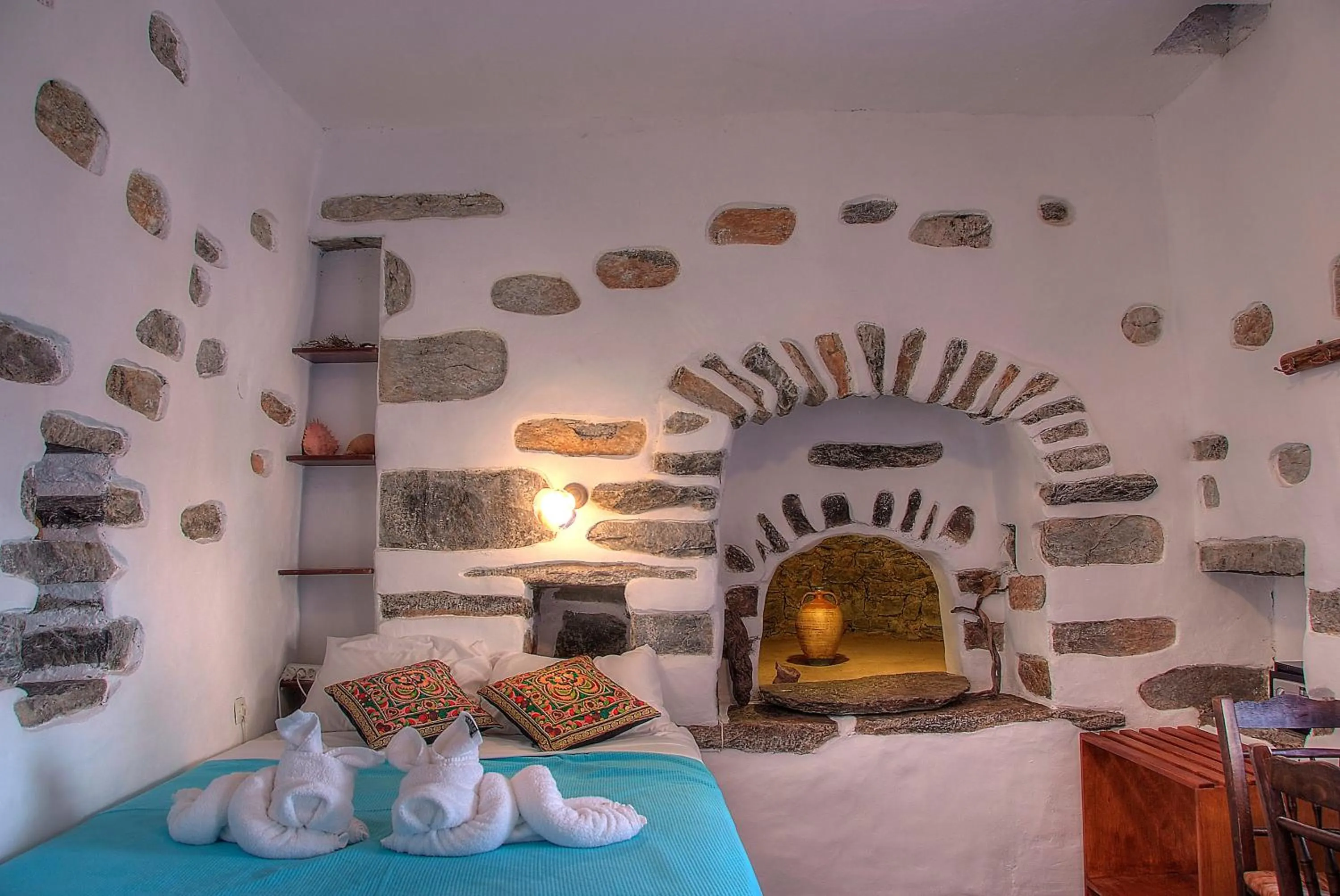 Photo of the whole room in Pano Gitonia