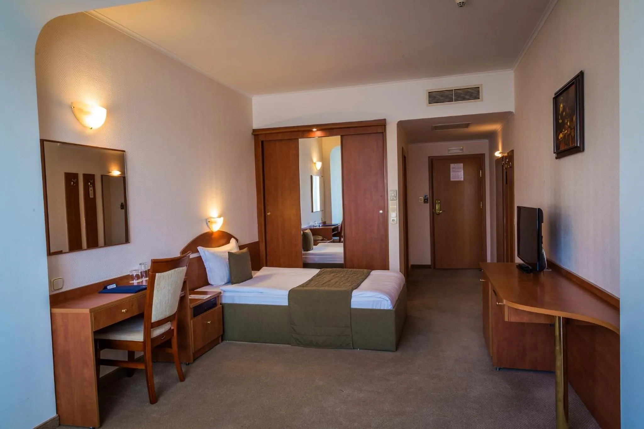 Bed in Hotel Sevlievo Plaza