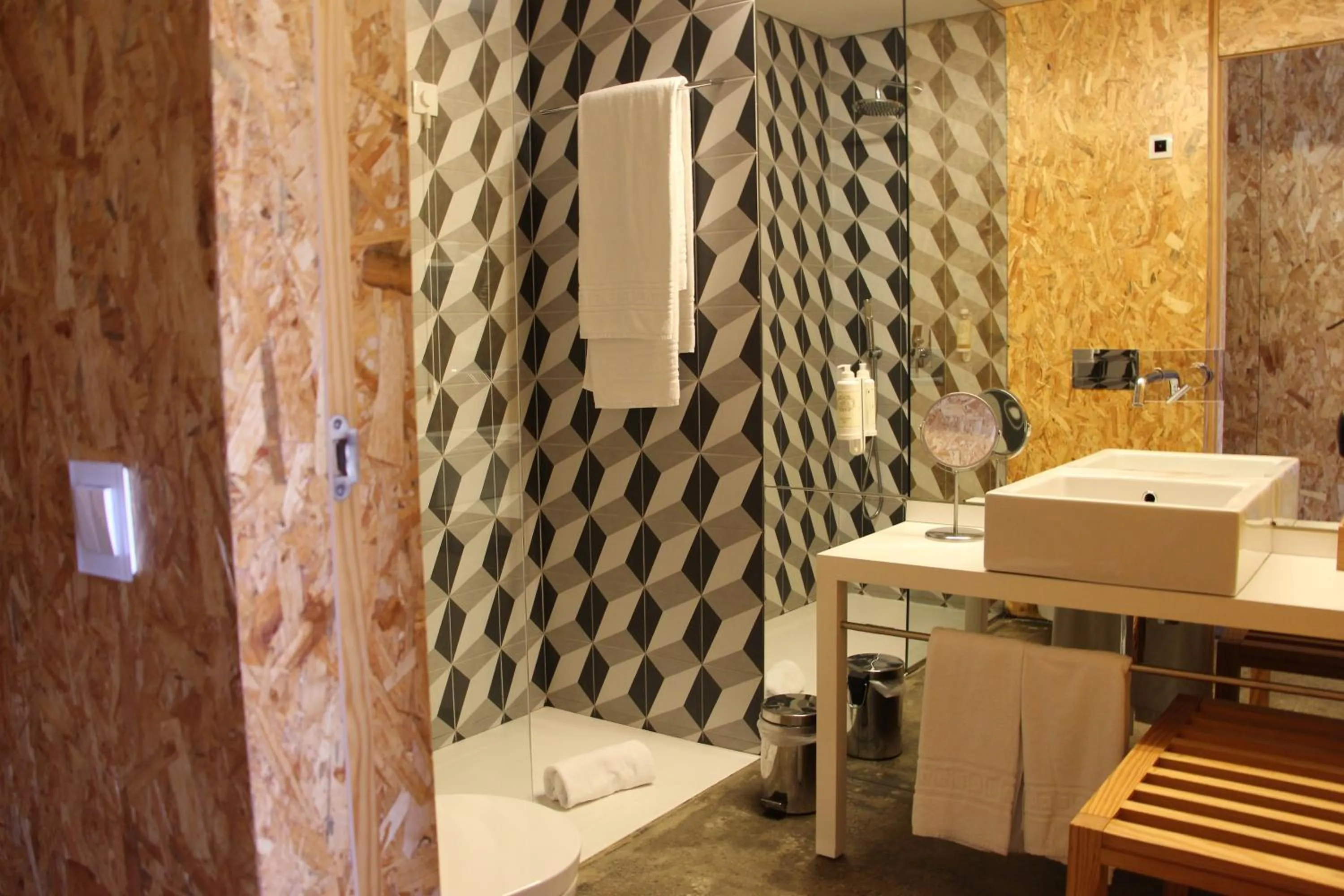 Bathroom in Longroiva Hotel Rural