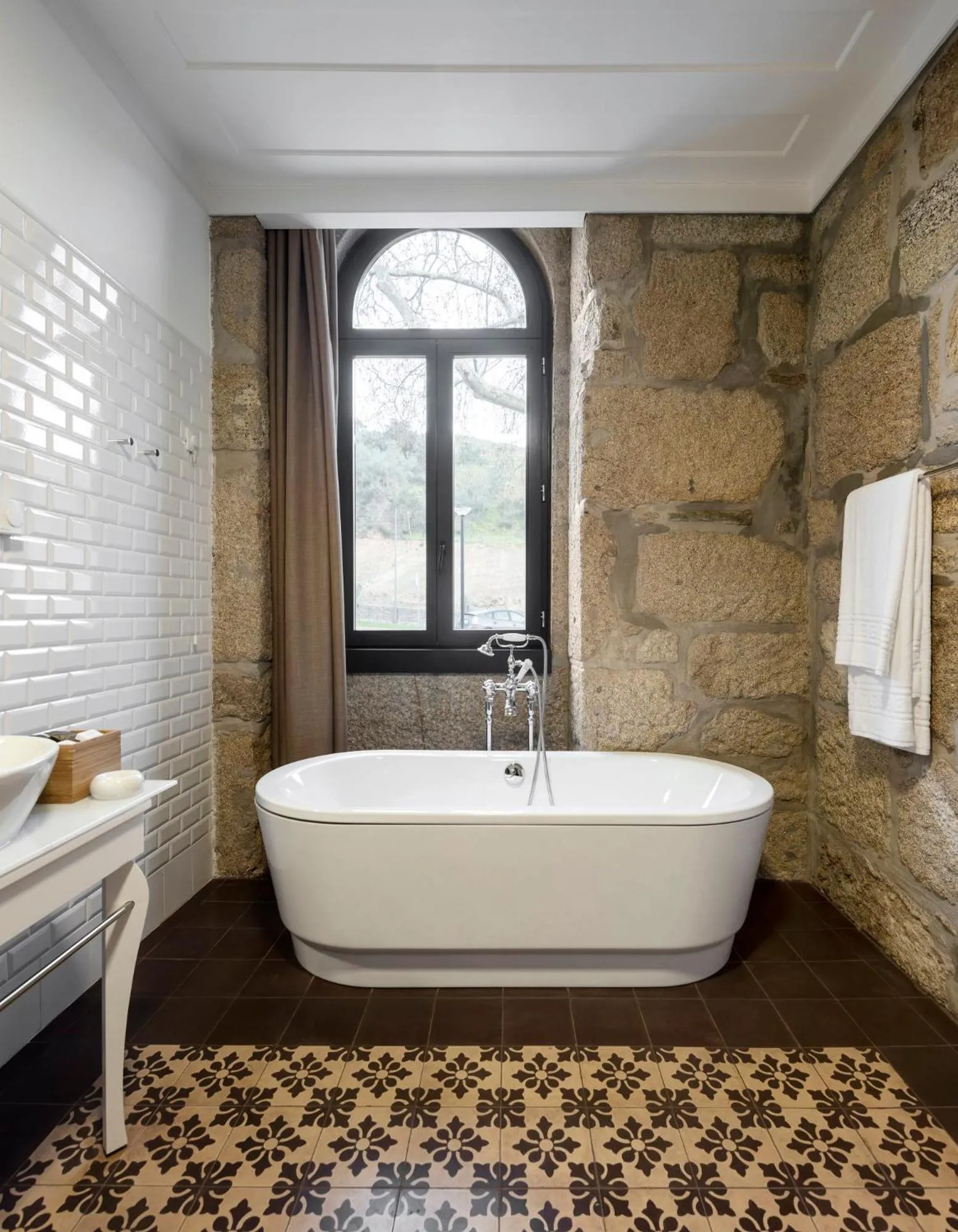 Bath in Longroiva Hotel Rural