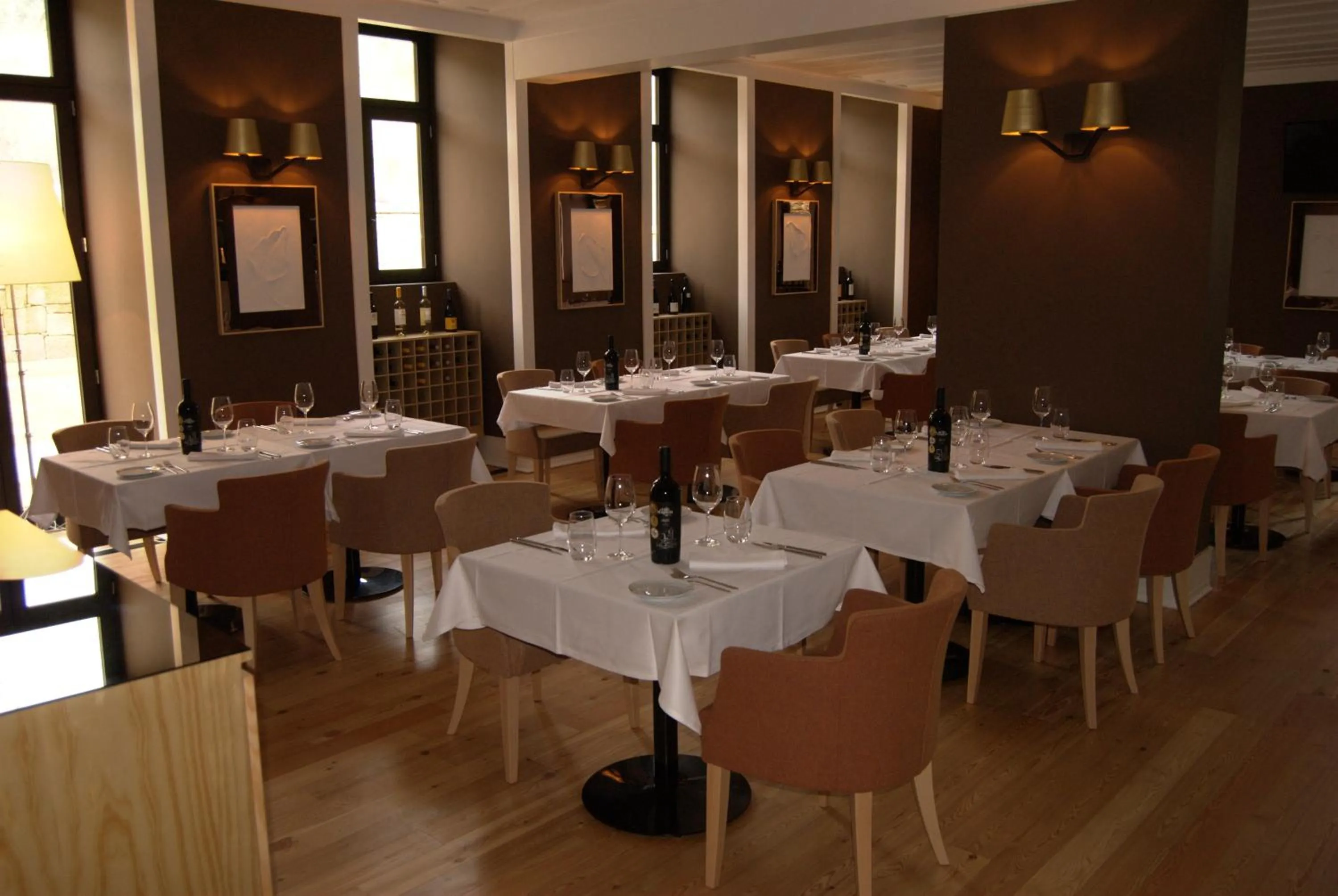 Restaurant/places to eat in Longroiva Hotel Rural