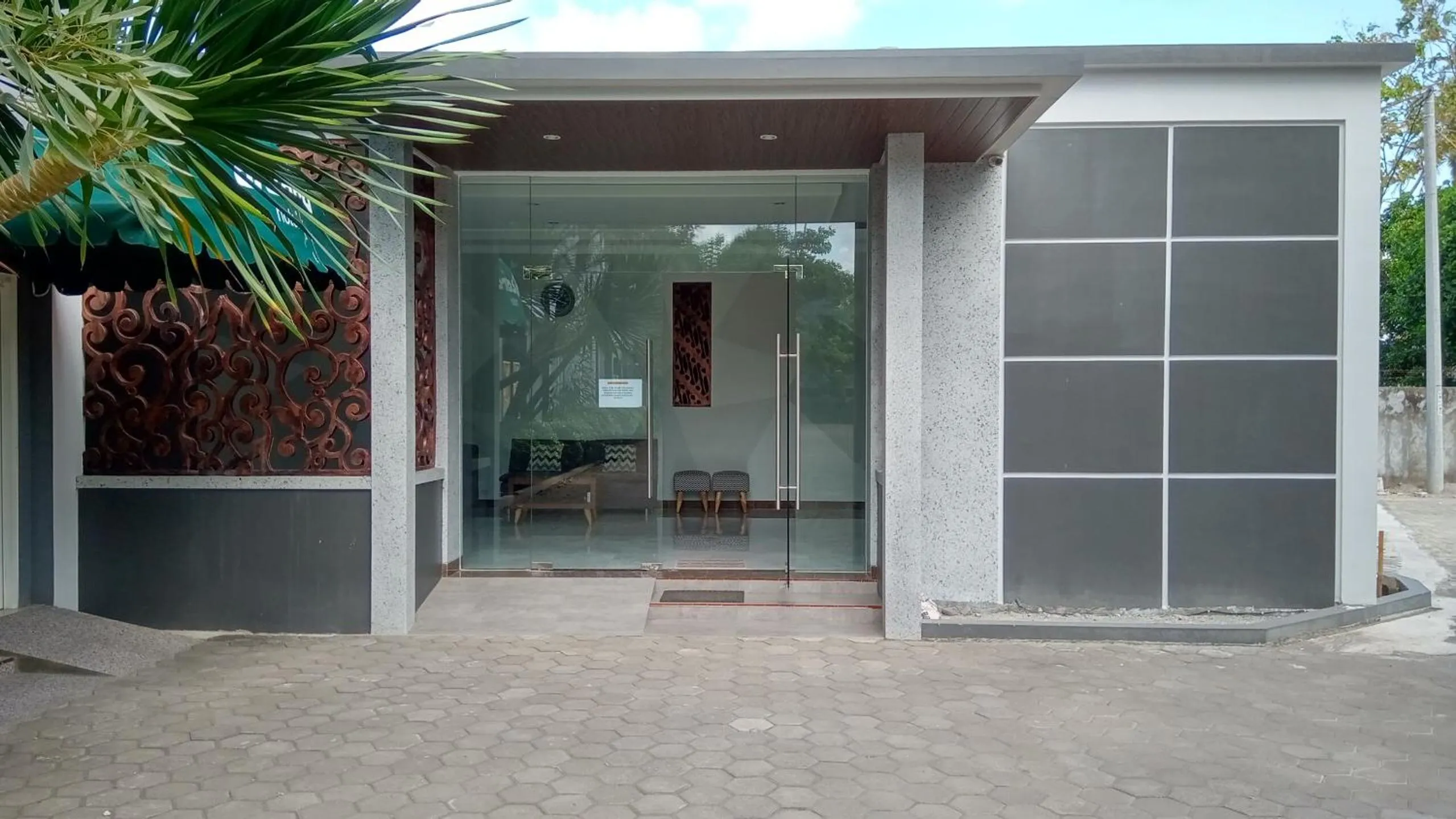 Facade/entrance in Alzara Hotel Syariah