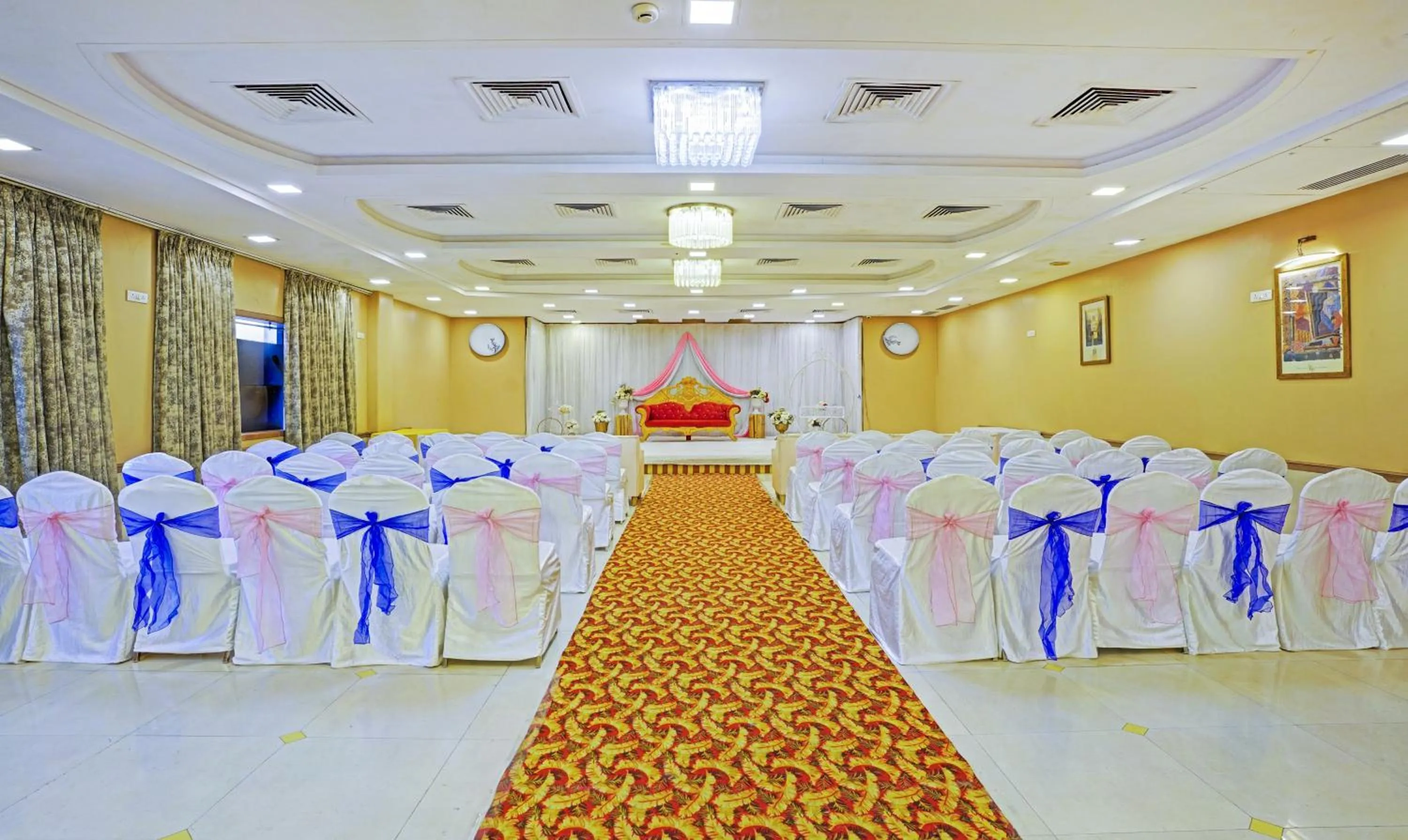 Banquet/Function facilities in Treebo De Grandeur Anand Nagar