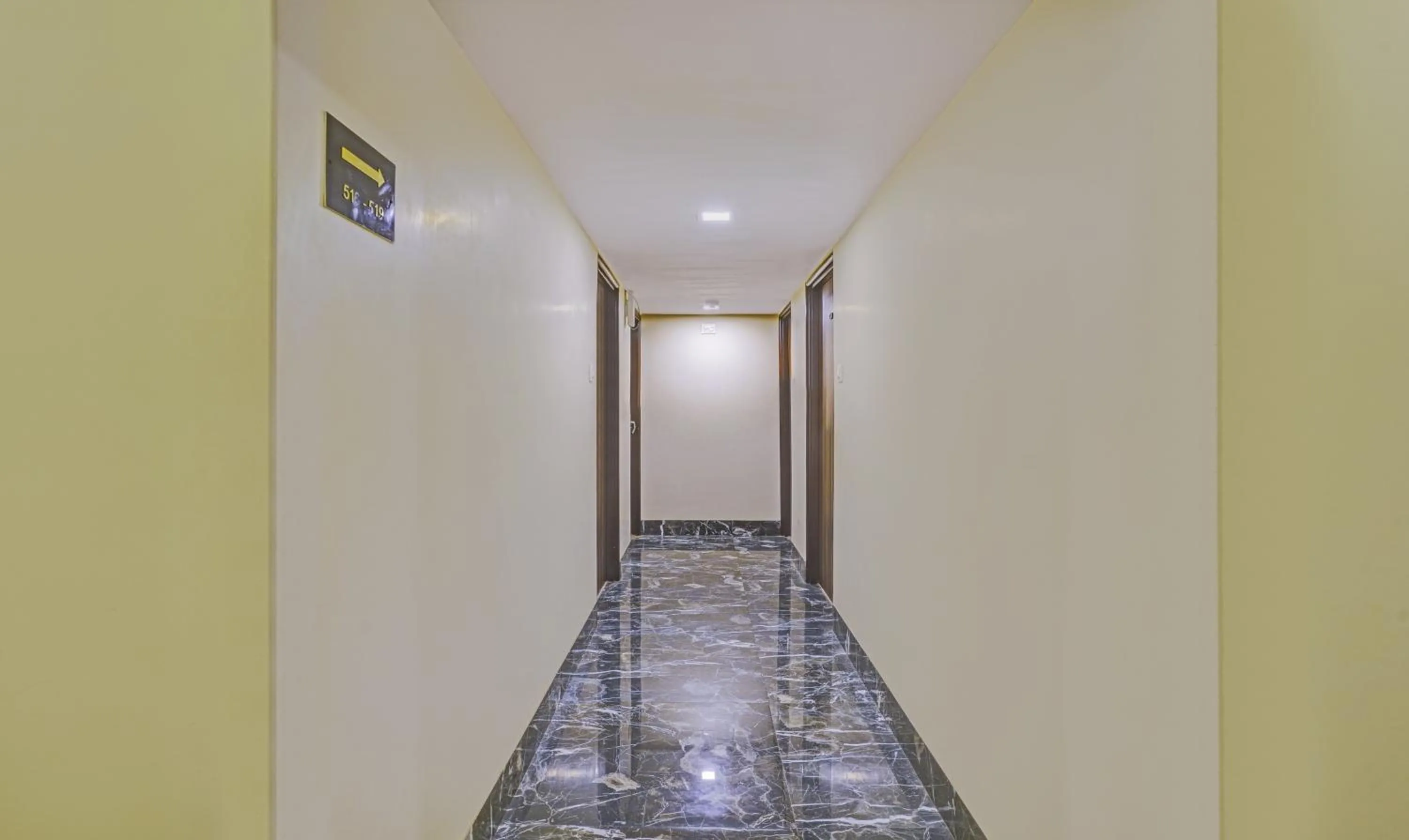 Lobby or reception in Treebo De Grandeur Anand Nagar