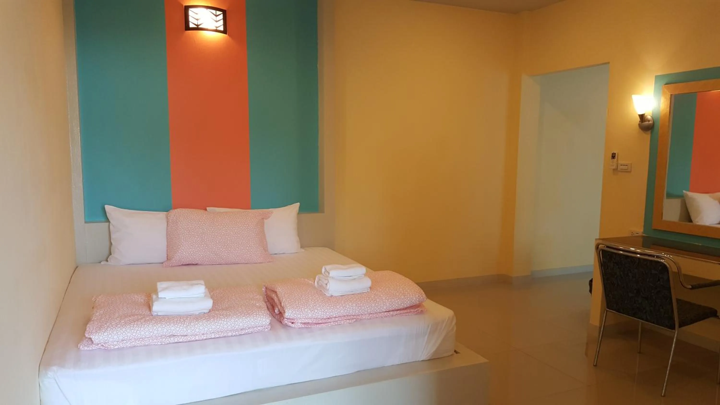 Bed in Juntima Place at Amphawa