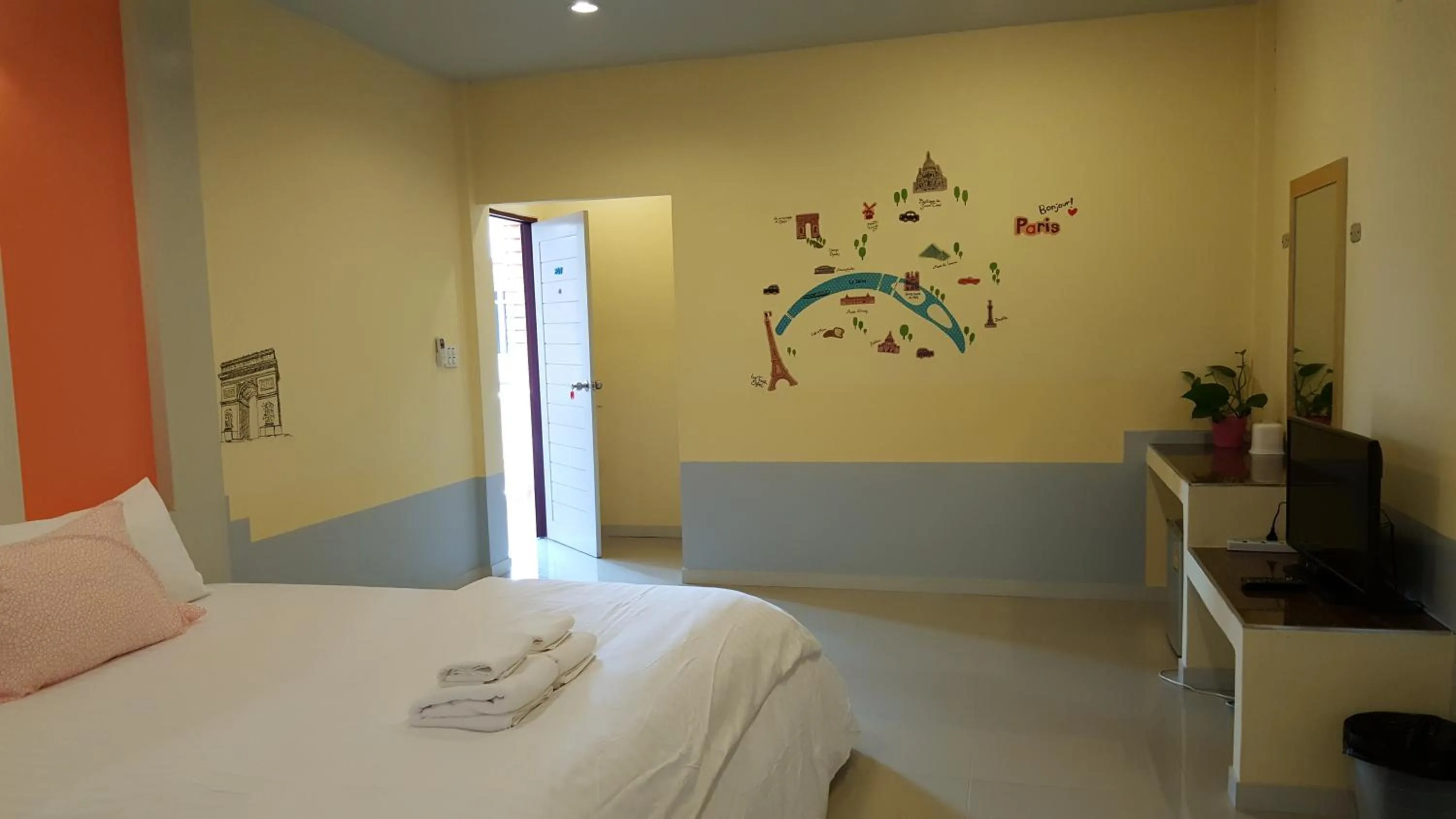 Bed in Juntima Place at Amphawa