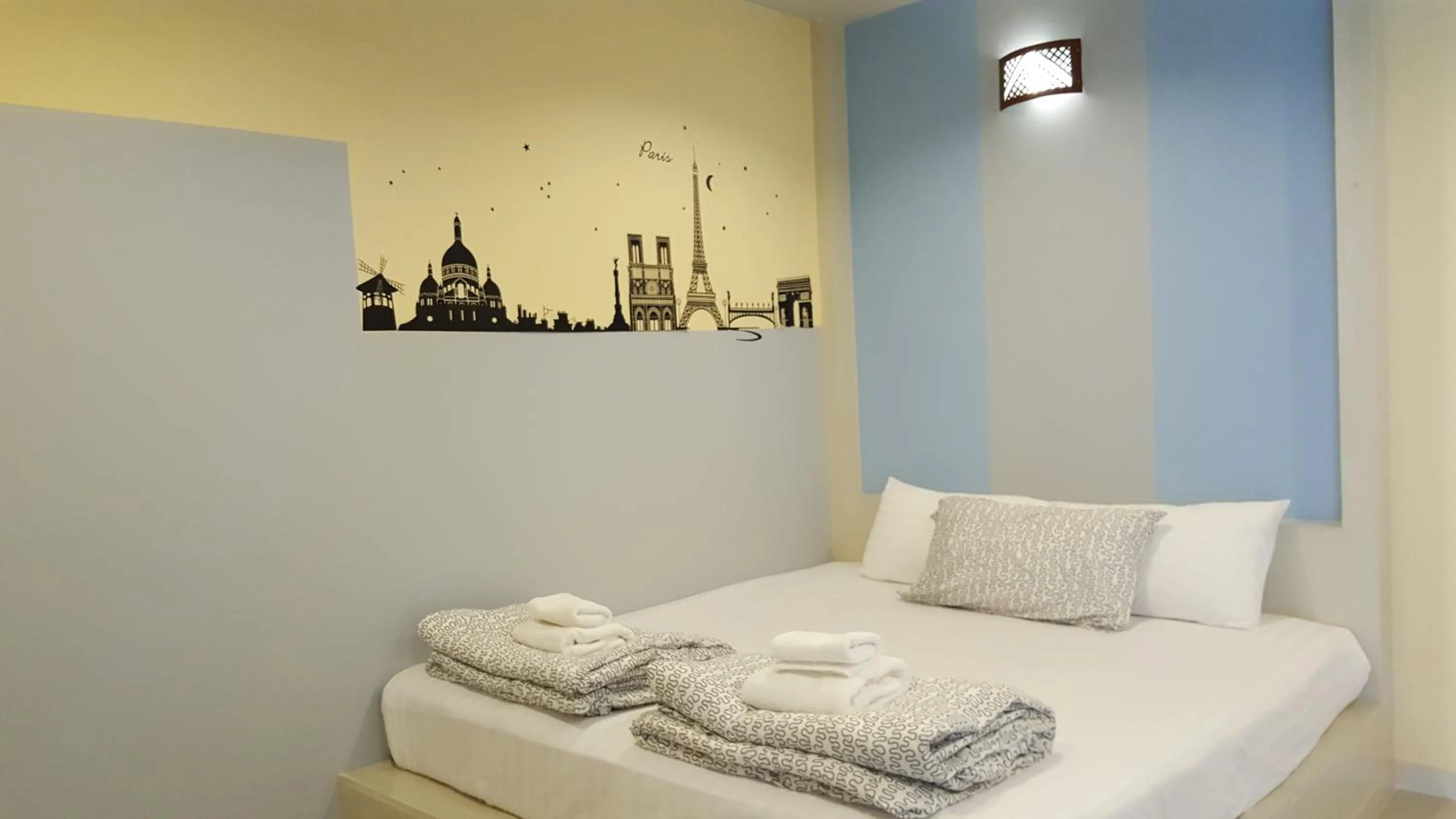 Bed in Juntima Place at Amphawa