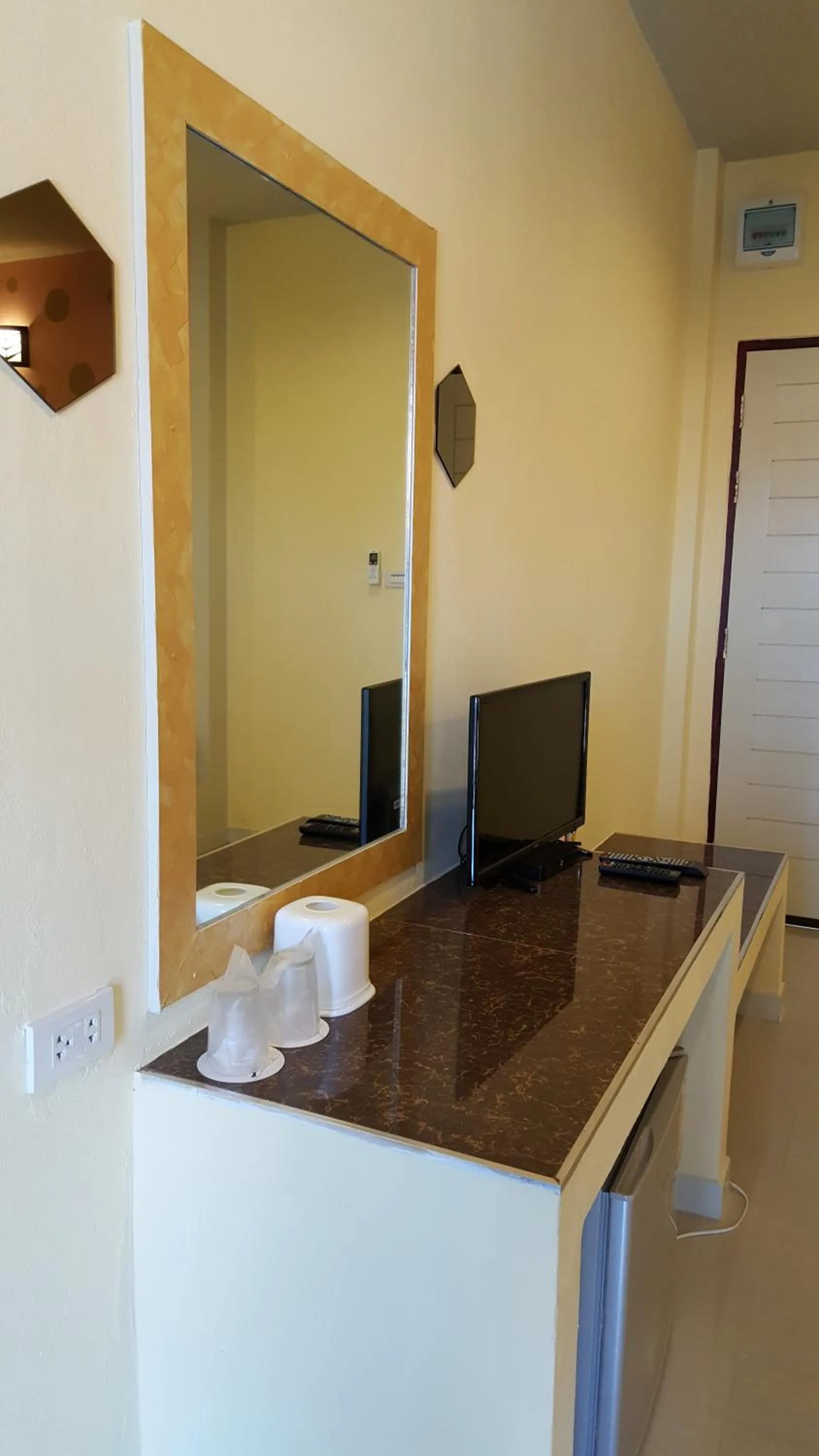 Juntima Place at Amphawa