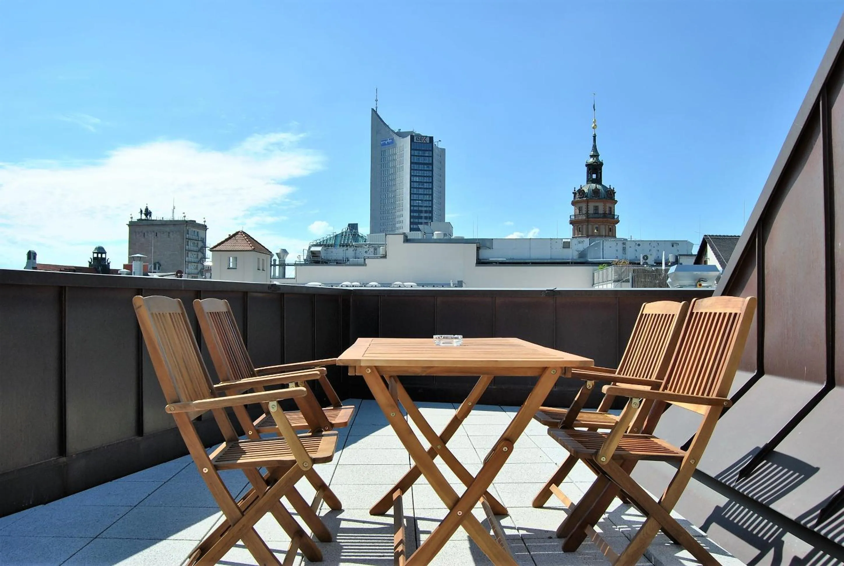 Superior Apartment with Terrace in Trafford Sky Homes