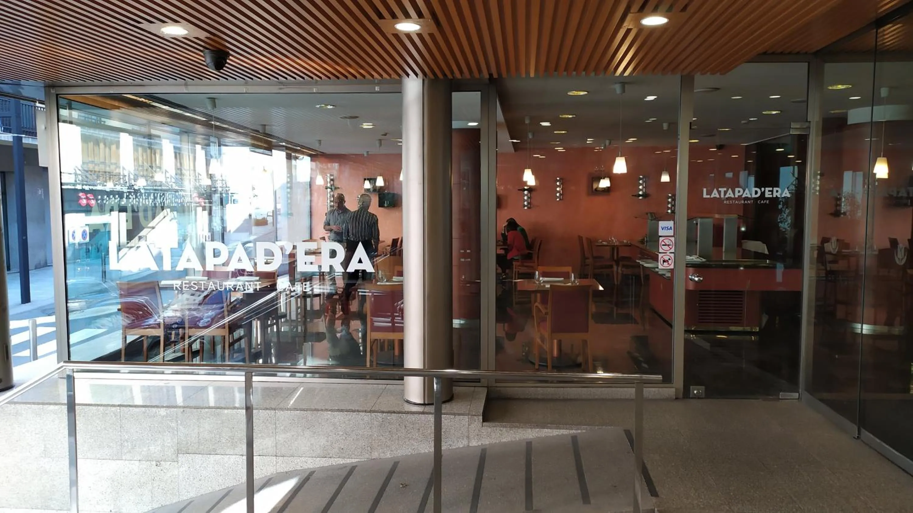 Lounge or bar in Sercotel Delfos Andorra