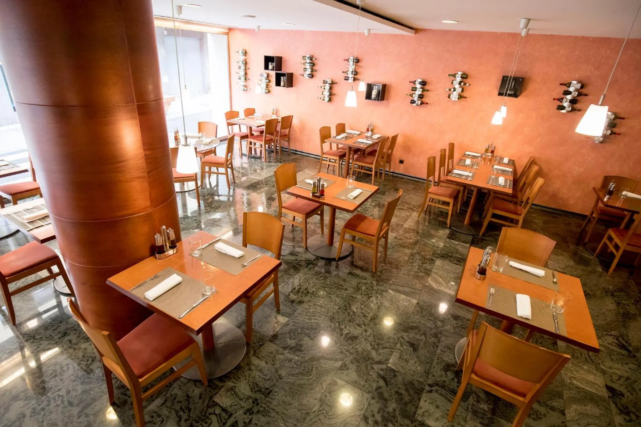 Lounge or bar in Sercotel Delfos Andorra