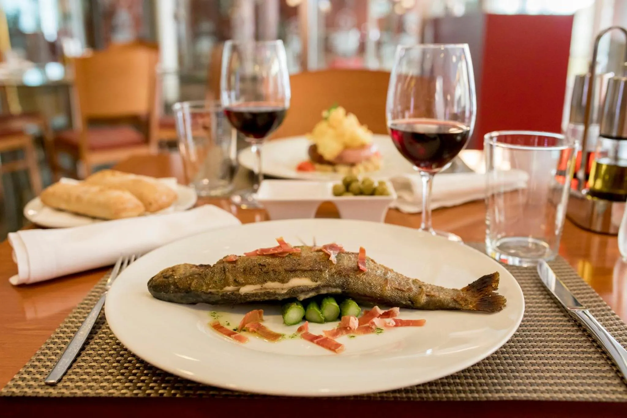 Lounge or bar in Sercotel Delfos Andorra