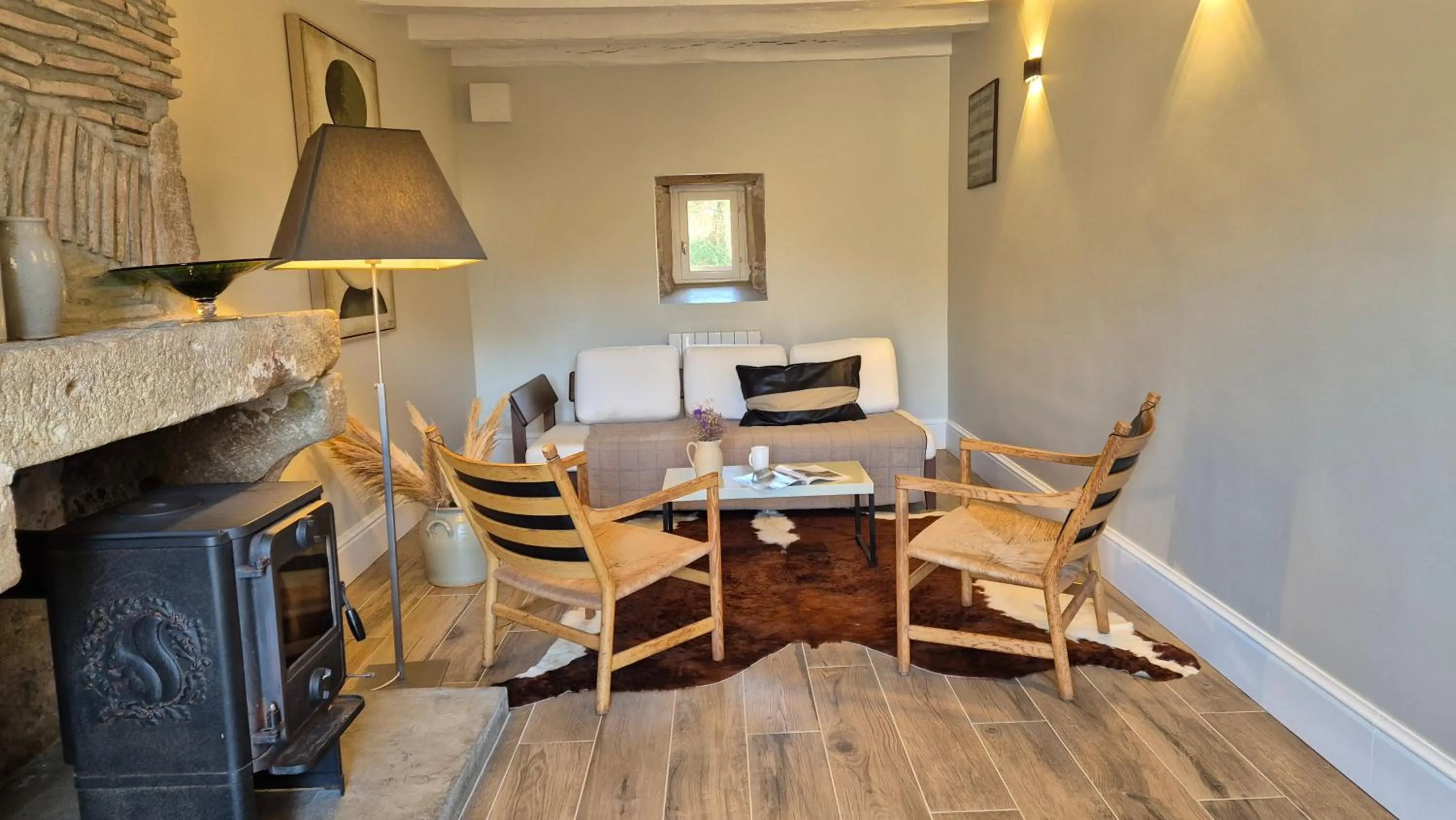 Living room in Moulin Renaudiots - Escapade Luxe Refuge cosy & Bourgogne au coin du feu