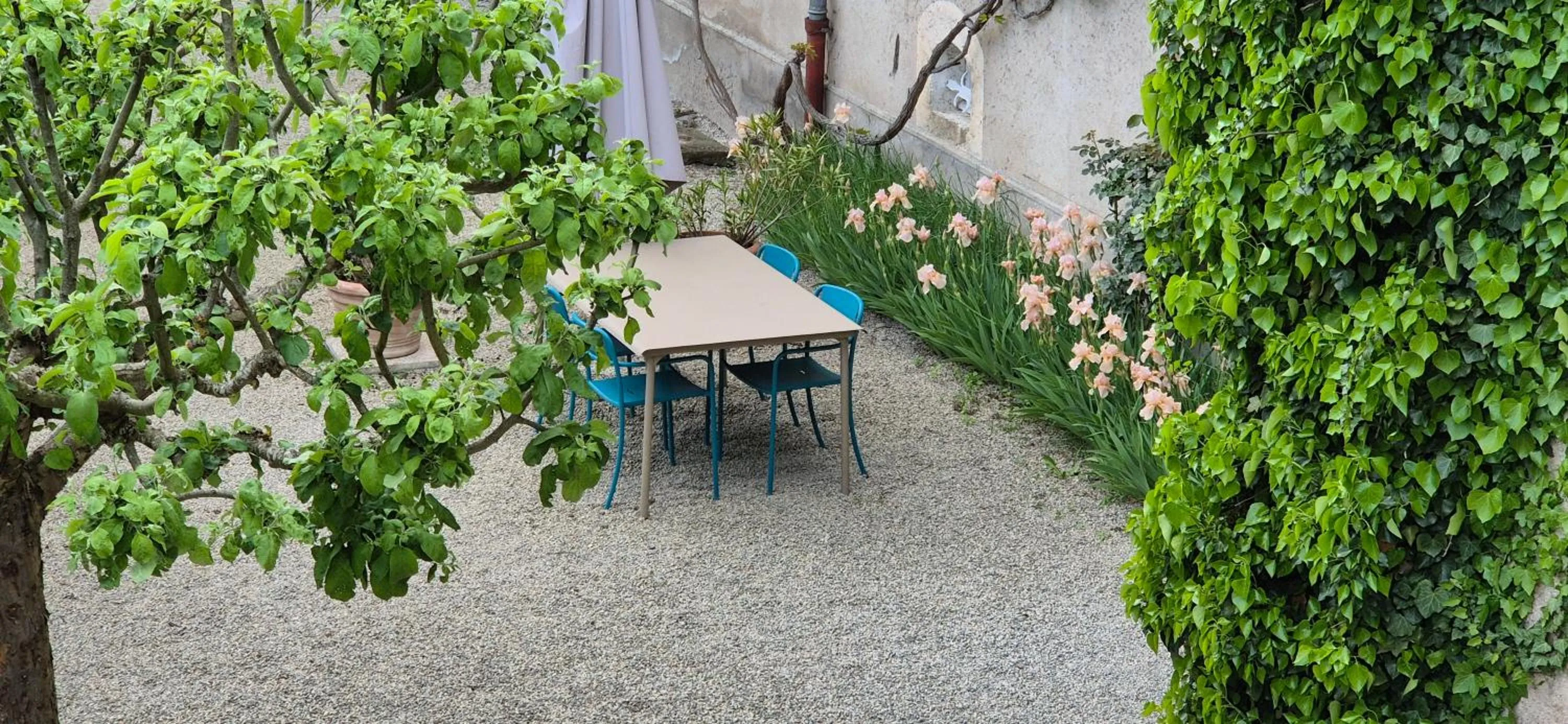 Patio in Moulin Renaudiots - Escapade Luxe Refuge cosy & Bourgogne au coin du feu