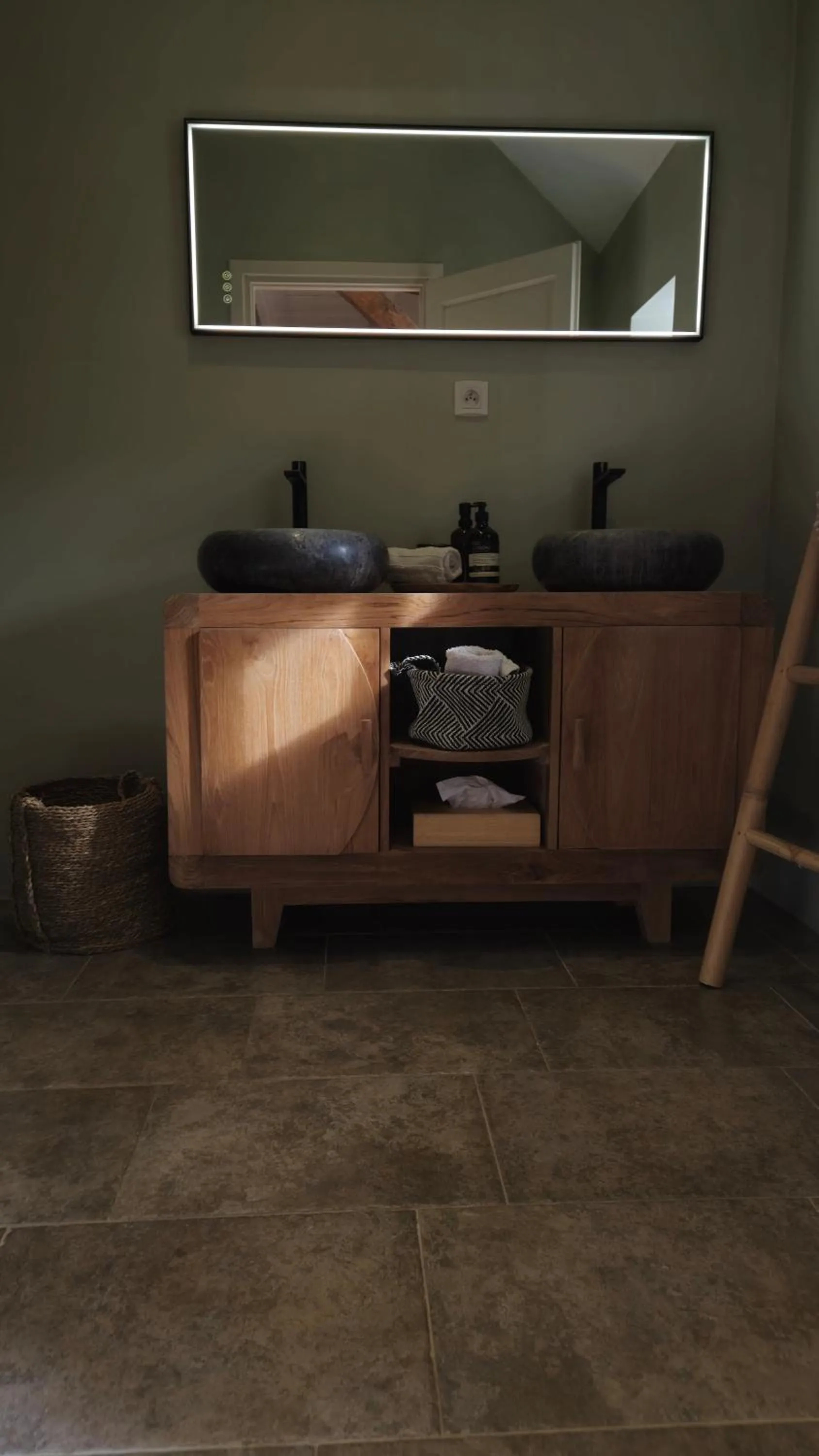 Bathroom in Moulin Renaudiots - Escapade Luxe Refuge cosy & Bourgogne au coin du feu
