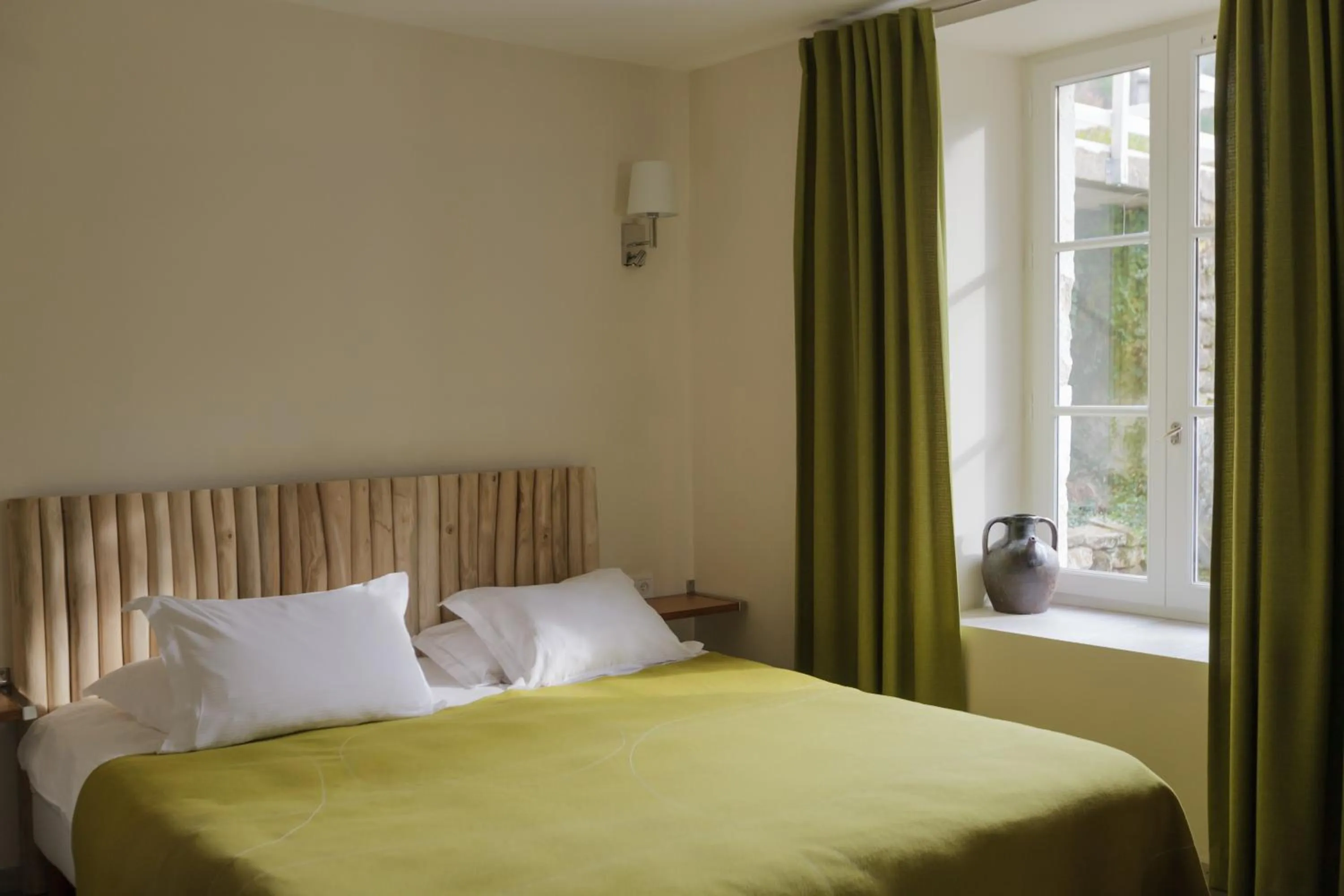 Bed in Moulin Renaudiots - Escapade Luxe Refuge cosy & Bourgogne au coin du feu