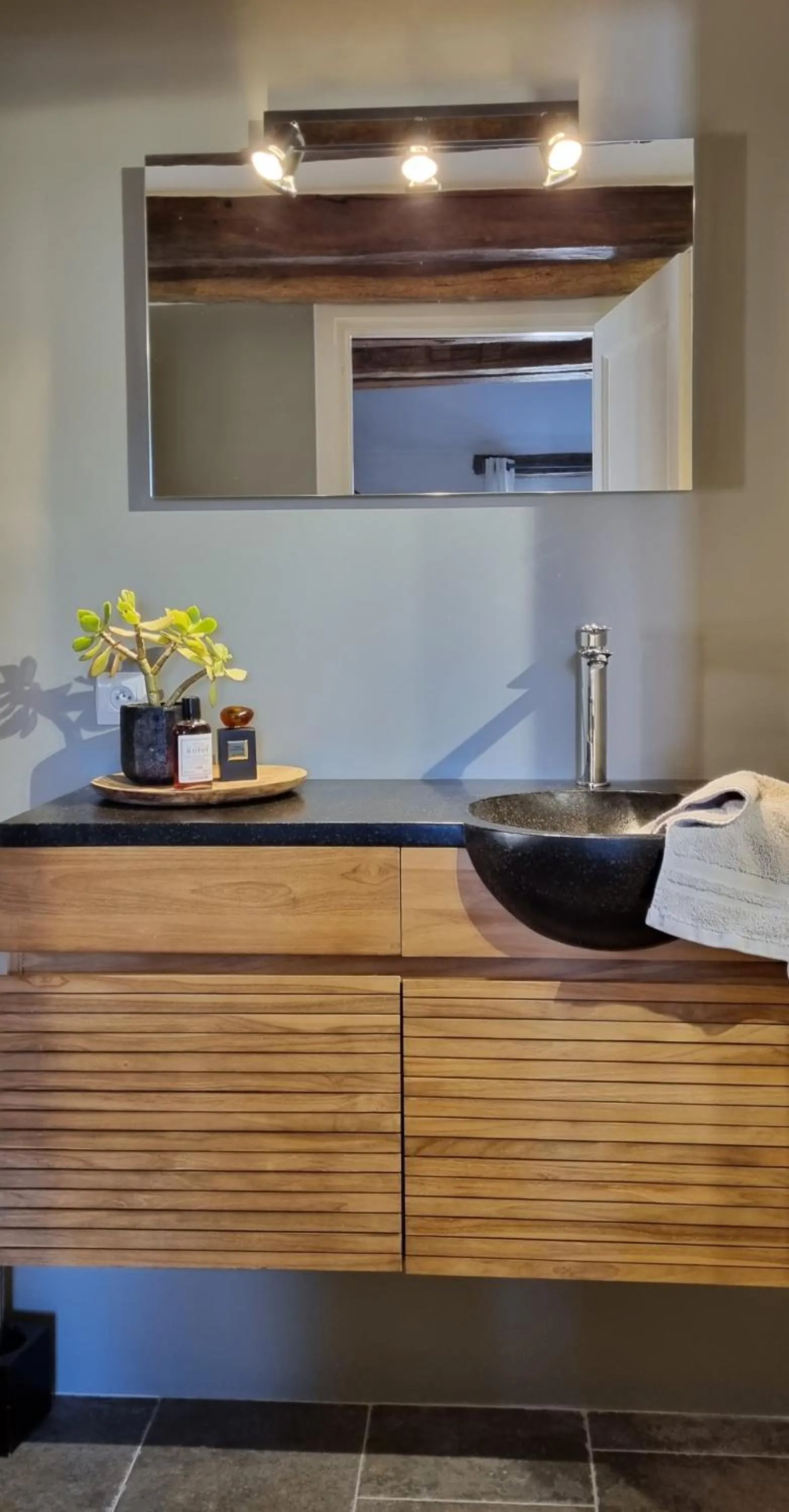 Bathroom in Moulin Renaudiots - Escapade Luxe Refuge cosy & Bourgogne au coin du feu