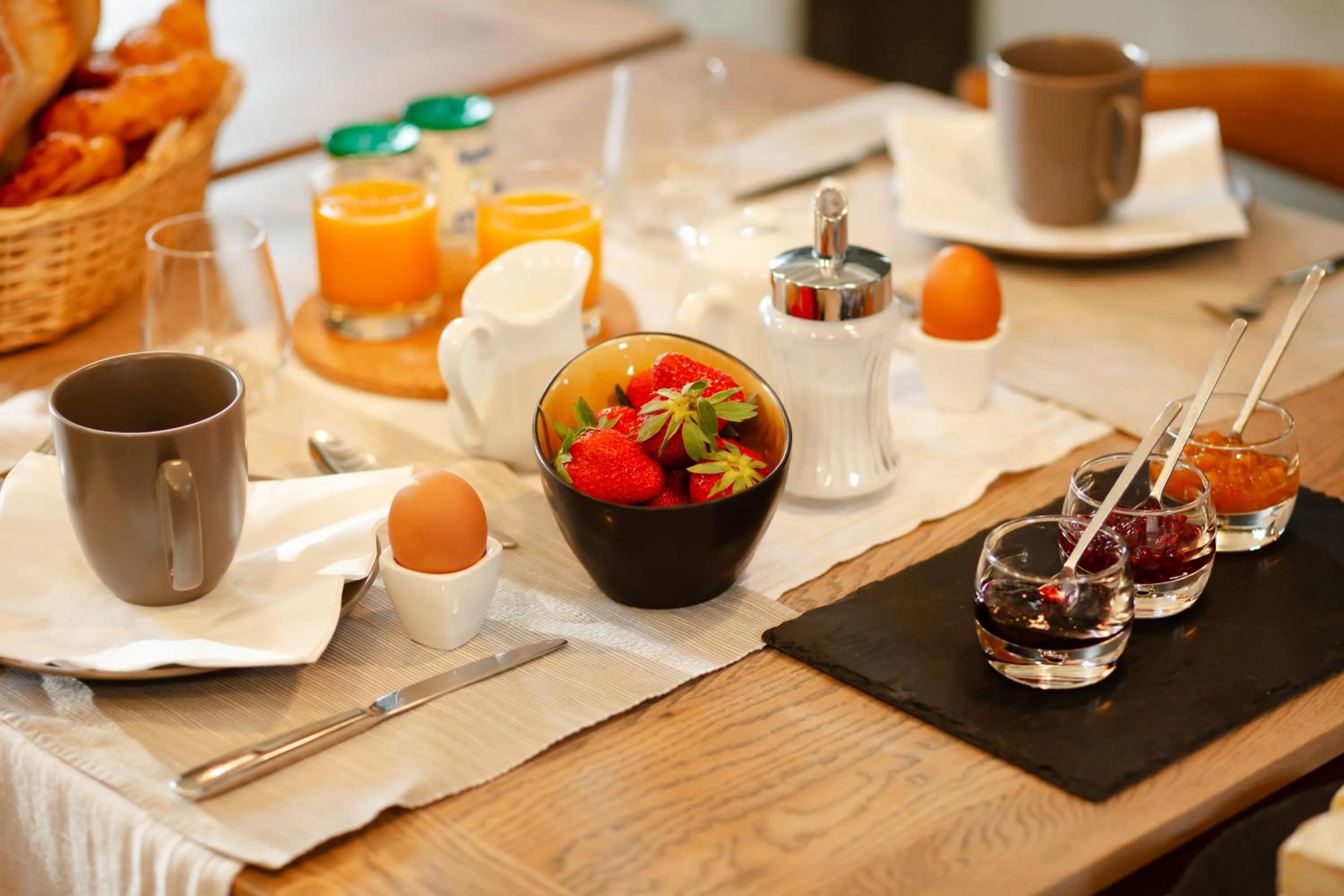 Food and drinks in Moulin Renaudiots - Escapade Luxe Refuge cosy & Bourgogne au coin du feu