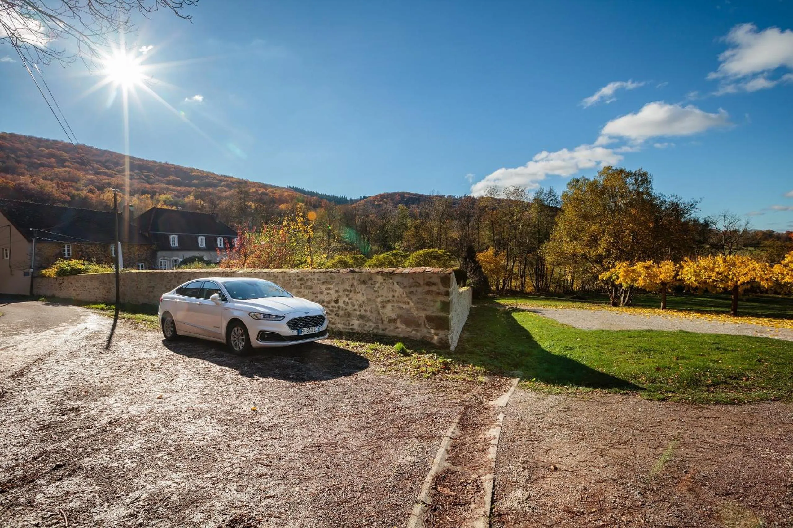 Parking in Moulin Renaudiots - Escapade Luxe Refuge cosy & Bourgogne au coin du feu