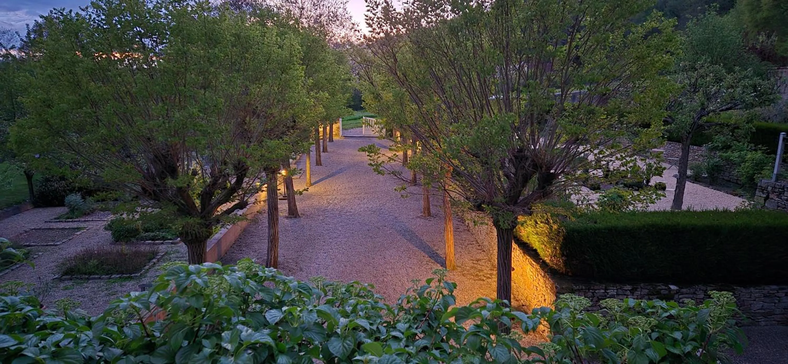Garden in Moulin Renaudiots - Escapade Luxe Refuge cosy & Bourgogne au coin du feu