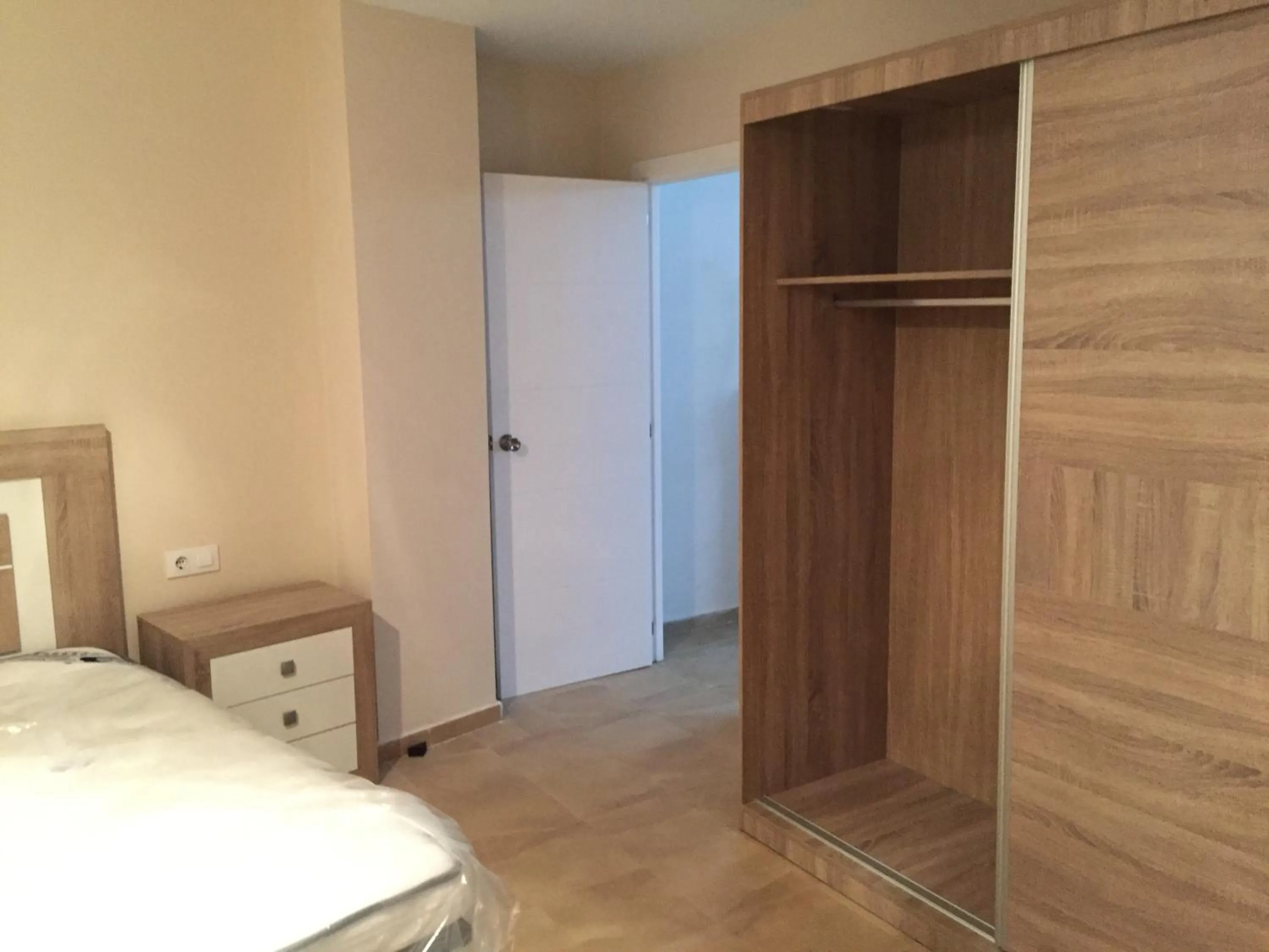Photo of the whole room, Bed in Cadiz Deluxe Apartment