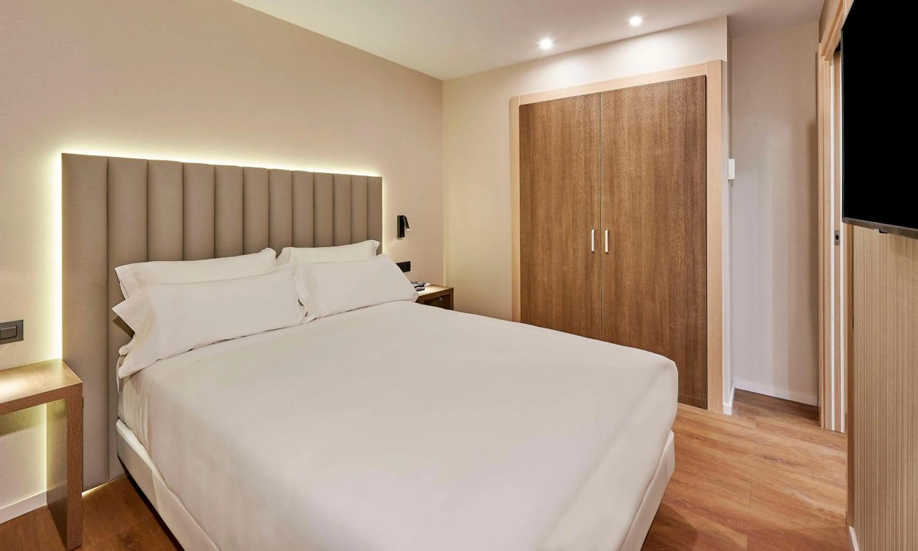 Bedroom, Bed in NH Andorra la Vella