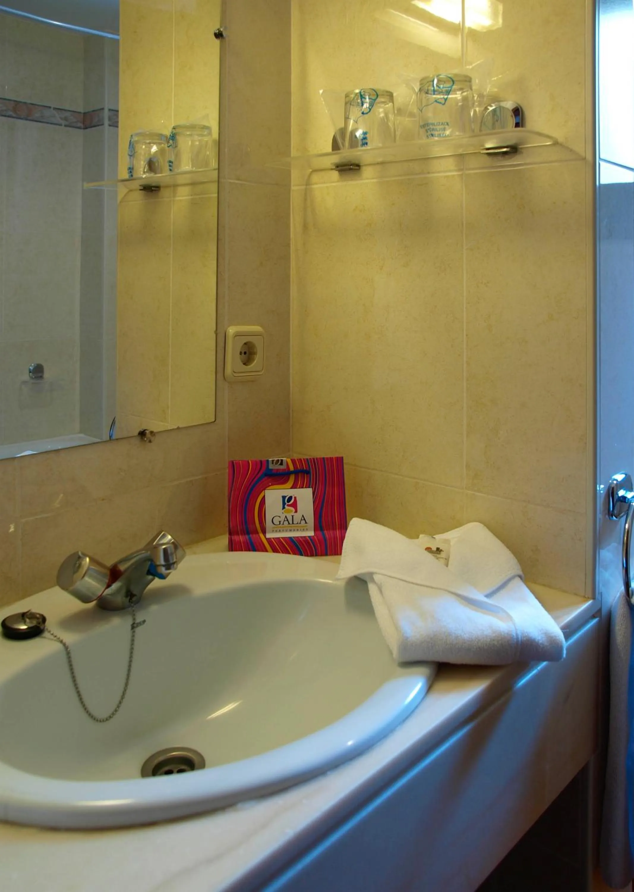 Bathroom in Hotel Guillem & Spa