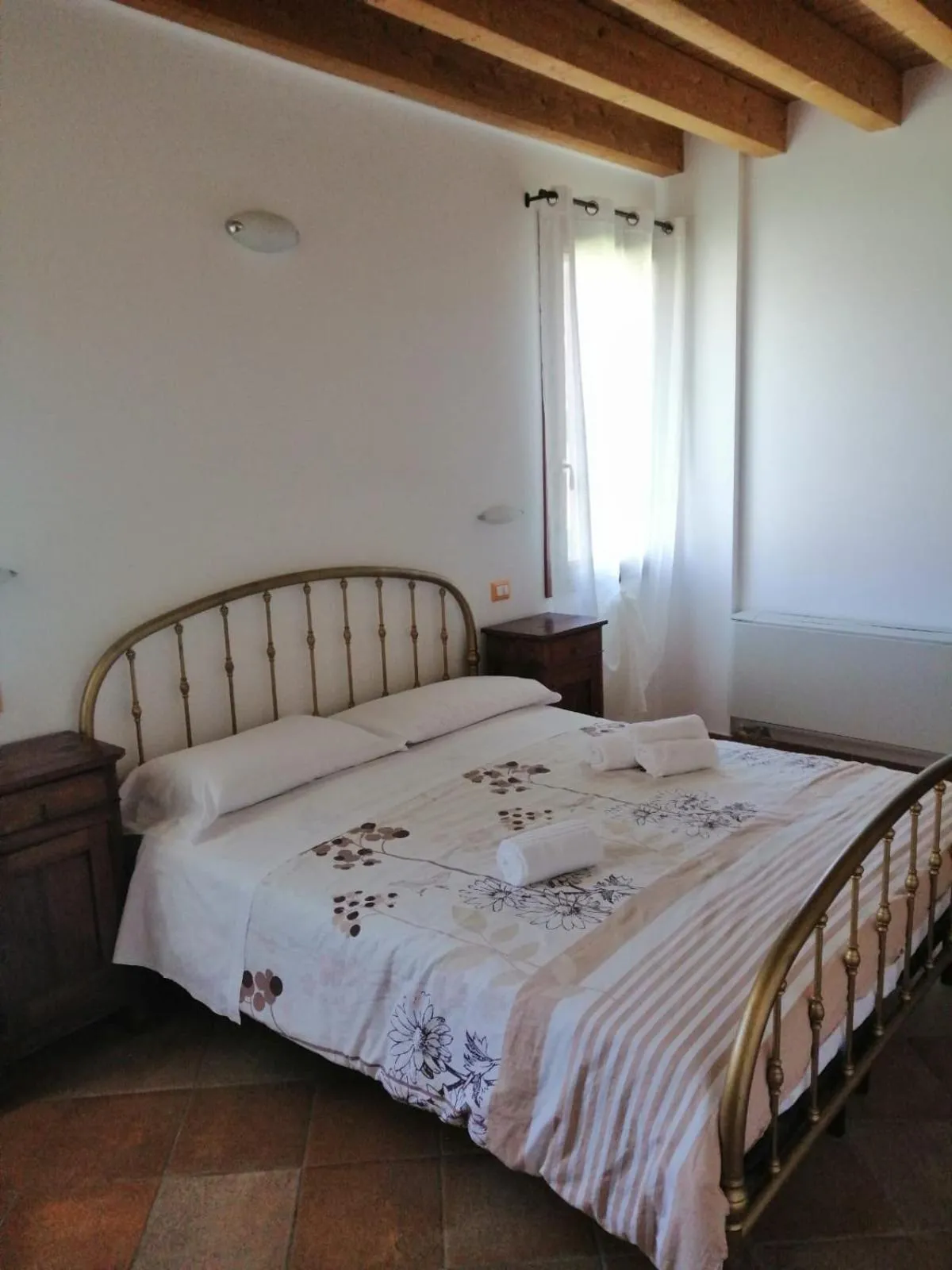 King Room with Roll-In Shower - single occupancy - Disability Access in Il Dosso Agriturismo