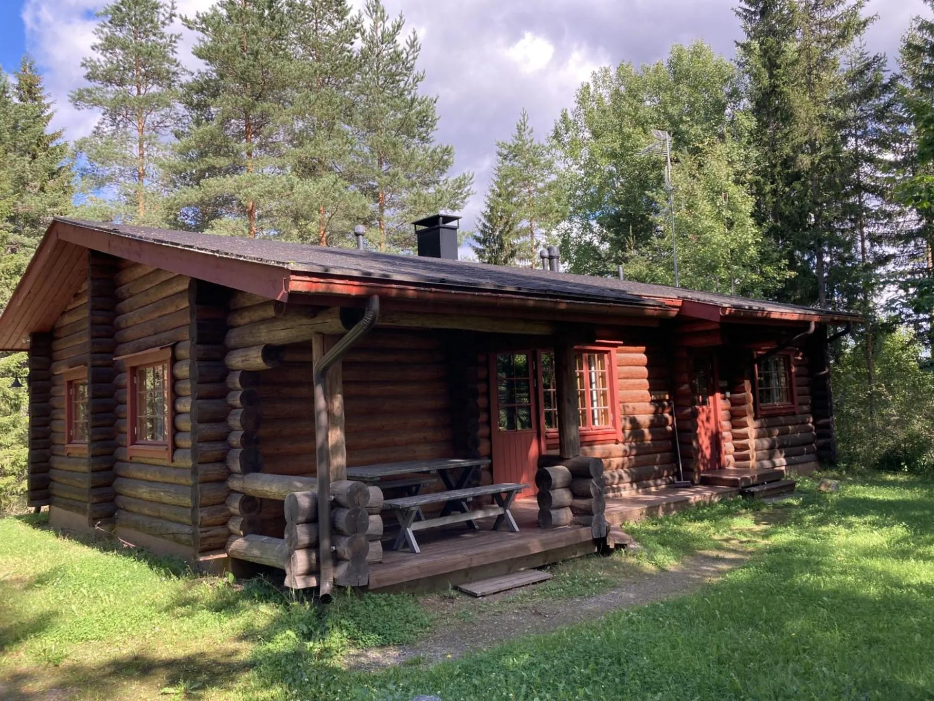 Four-Bedroom Cottage with Sauna - single occupancy in Hevossilta