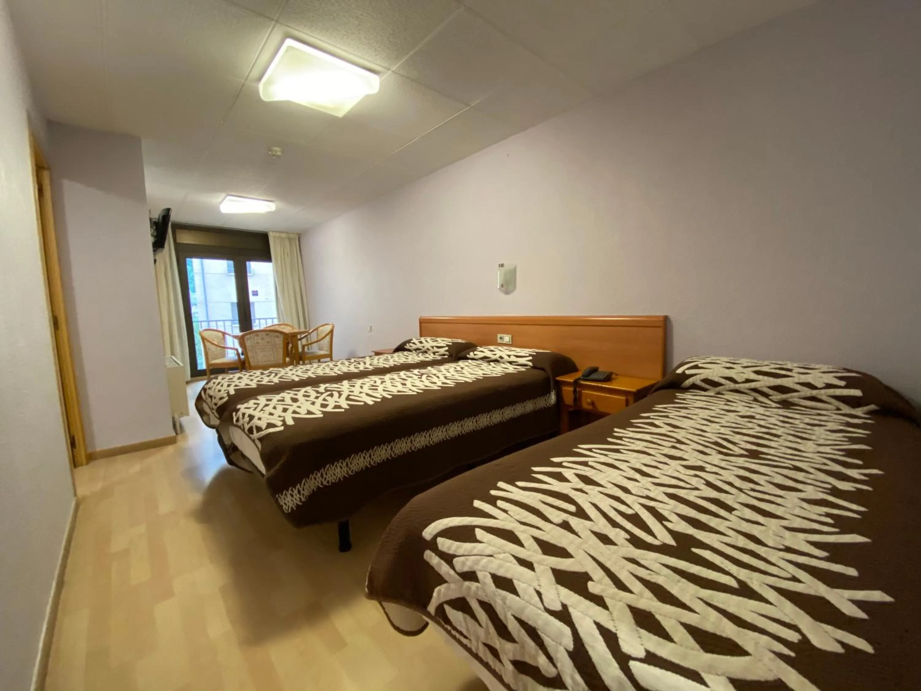 Somriu Hotel City M28