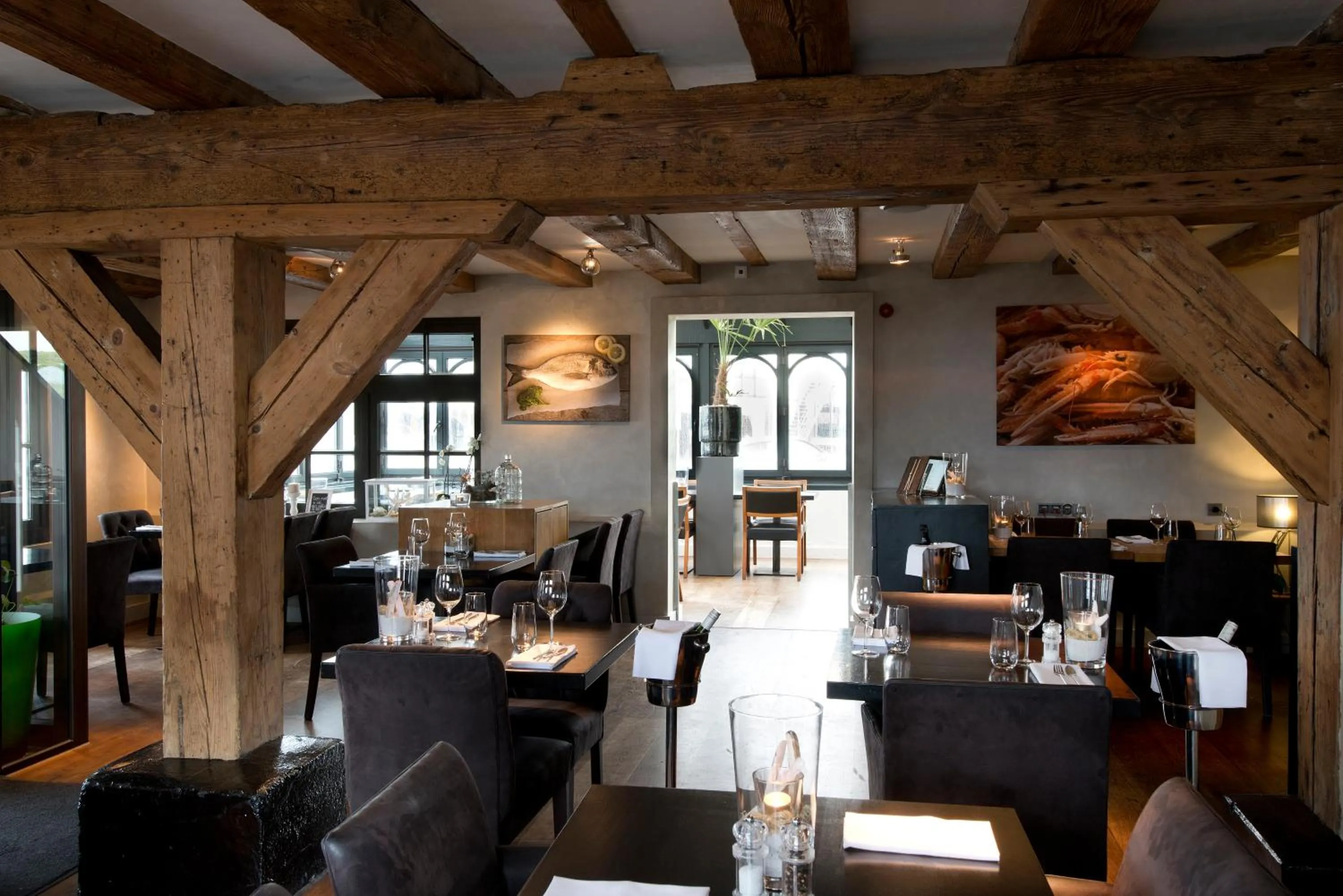 Restaurant/places to eat in Texel Suites