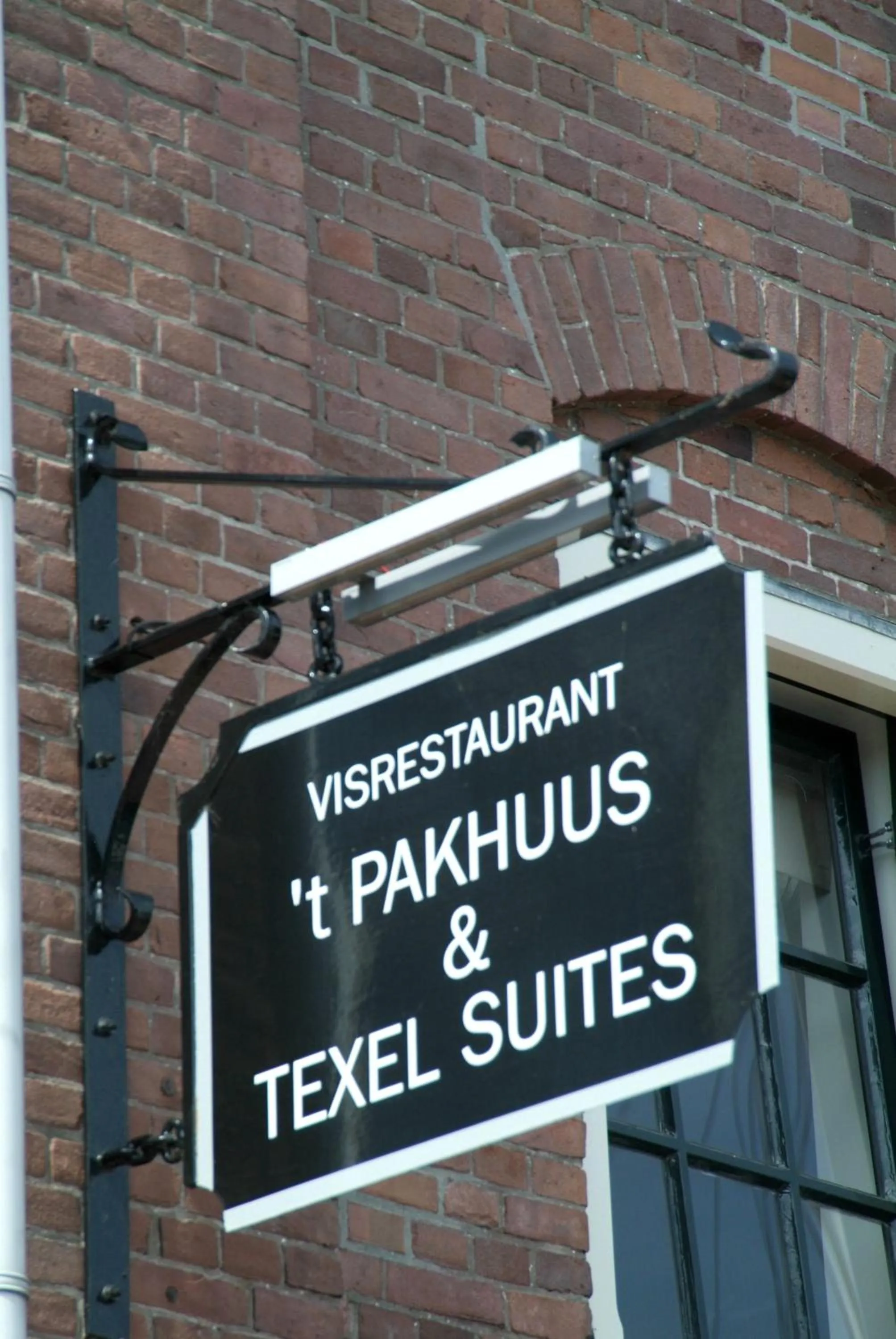 Restaurant/places to eat in Texel Suites