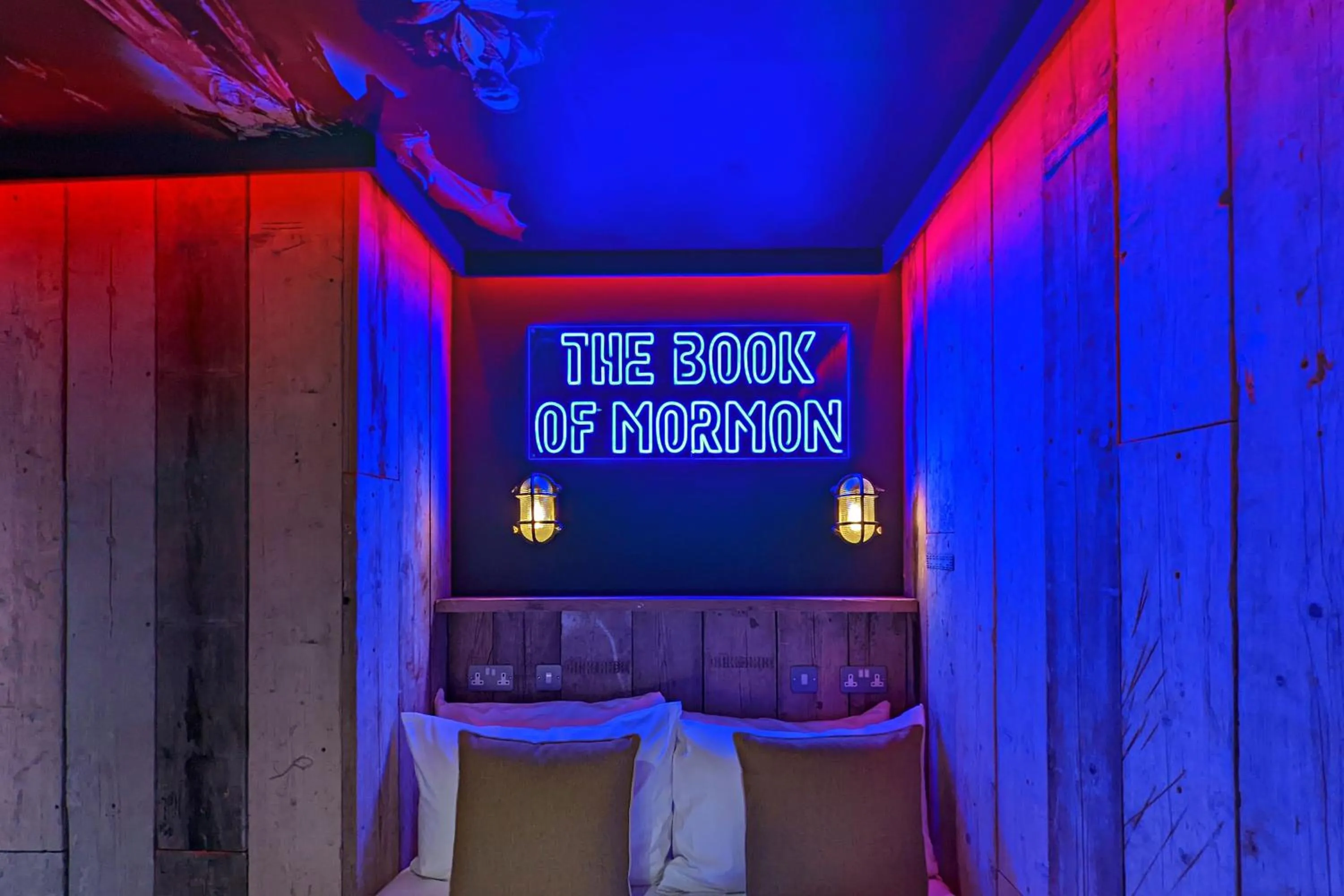 Bed in Briggate Hotel