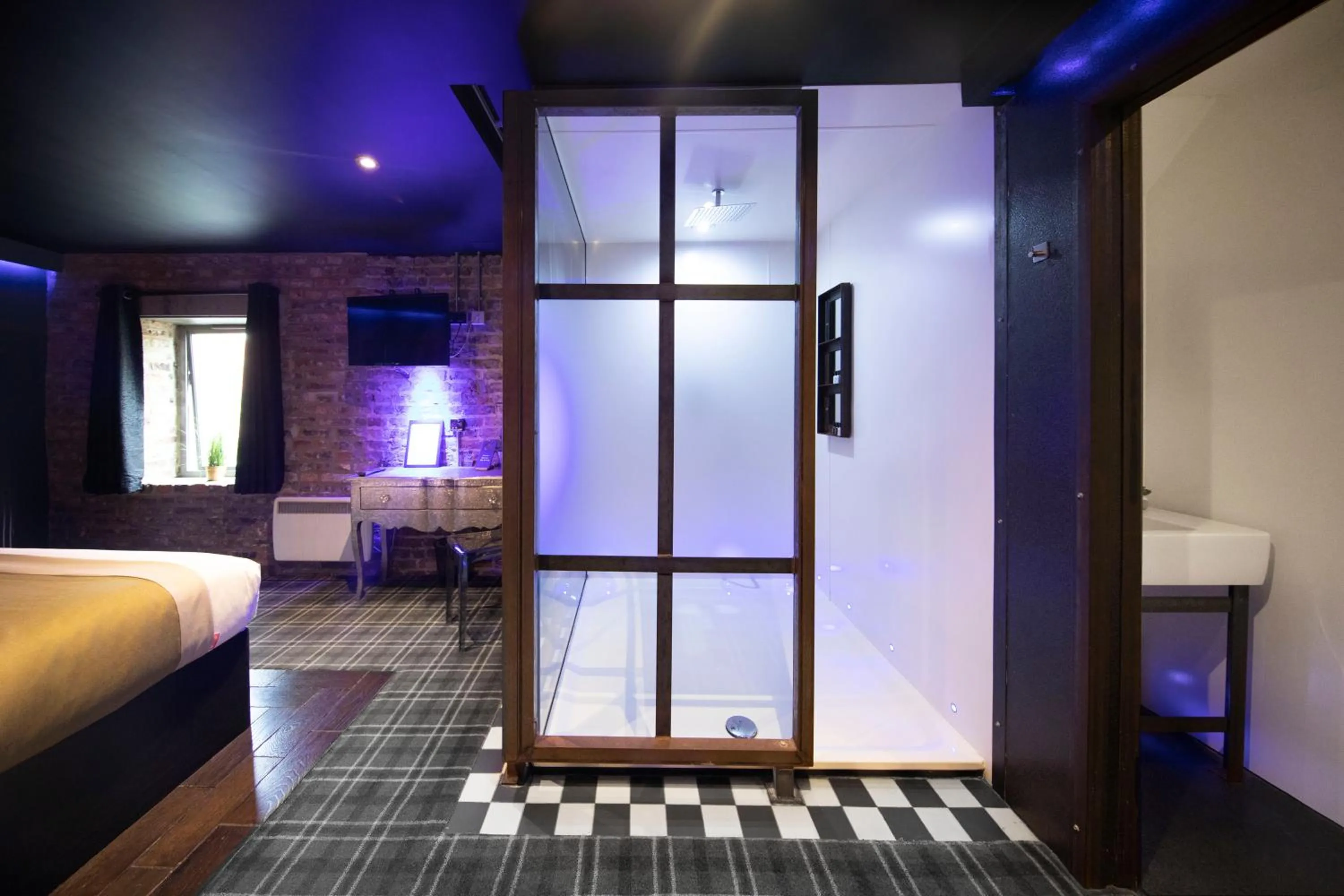 Bed in Briggate Hotel