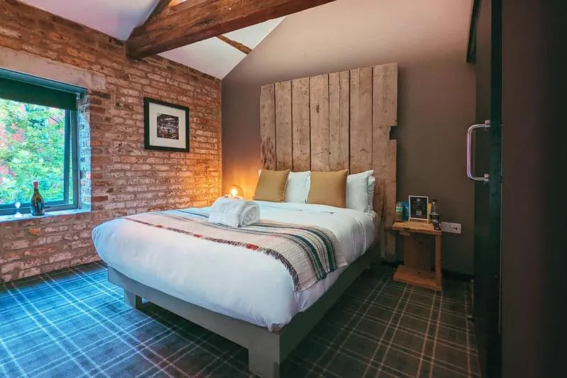 Bed in Briggate Hotel