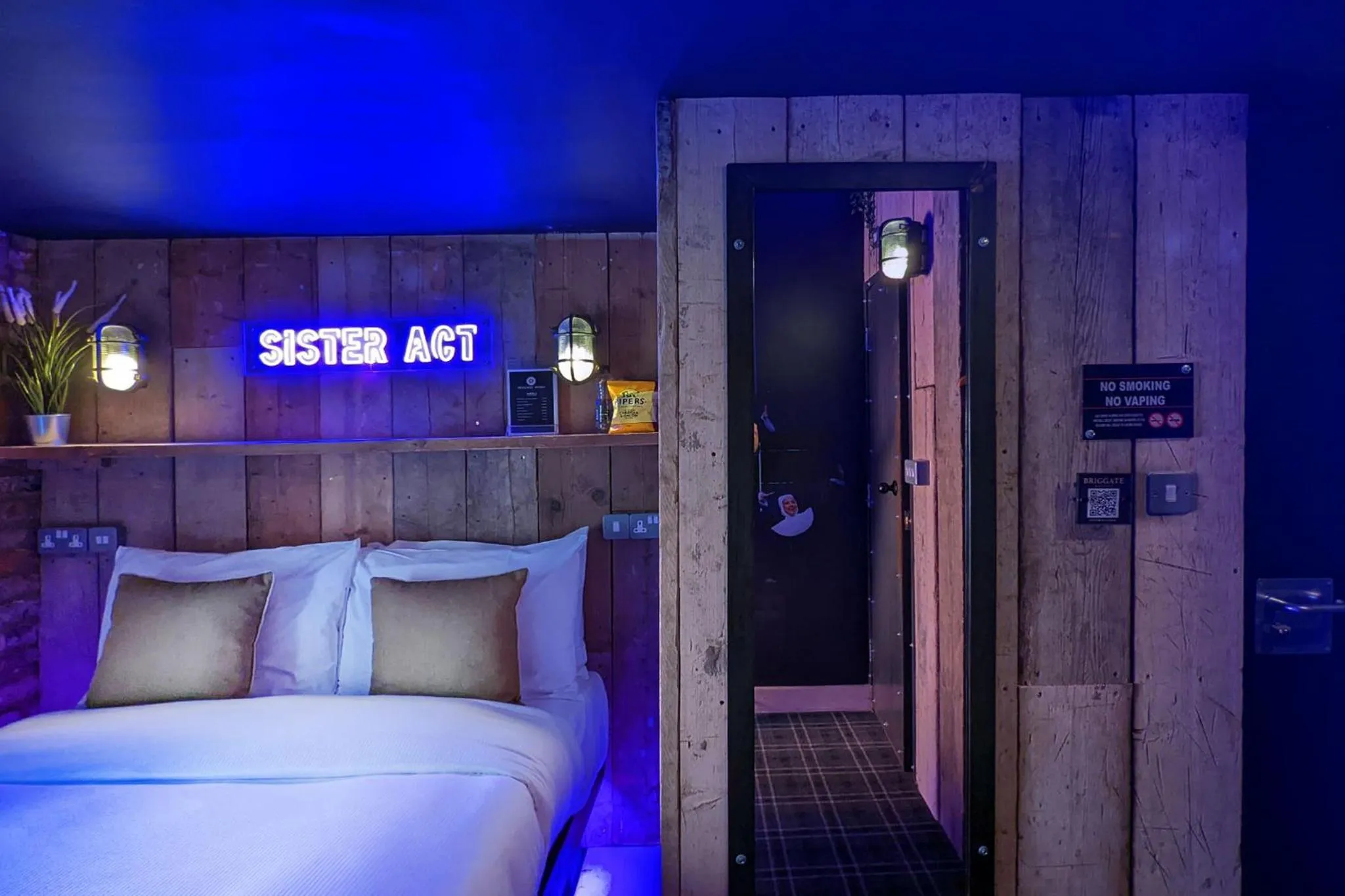 Bed in Briggate Hotel