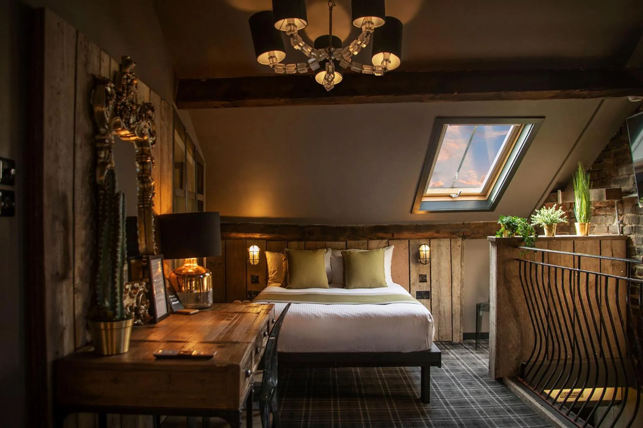 Bed in Briggate Hotel