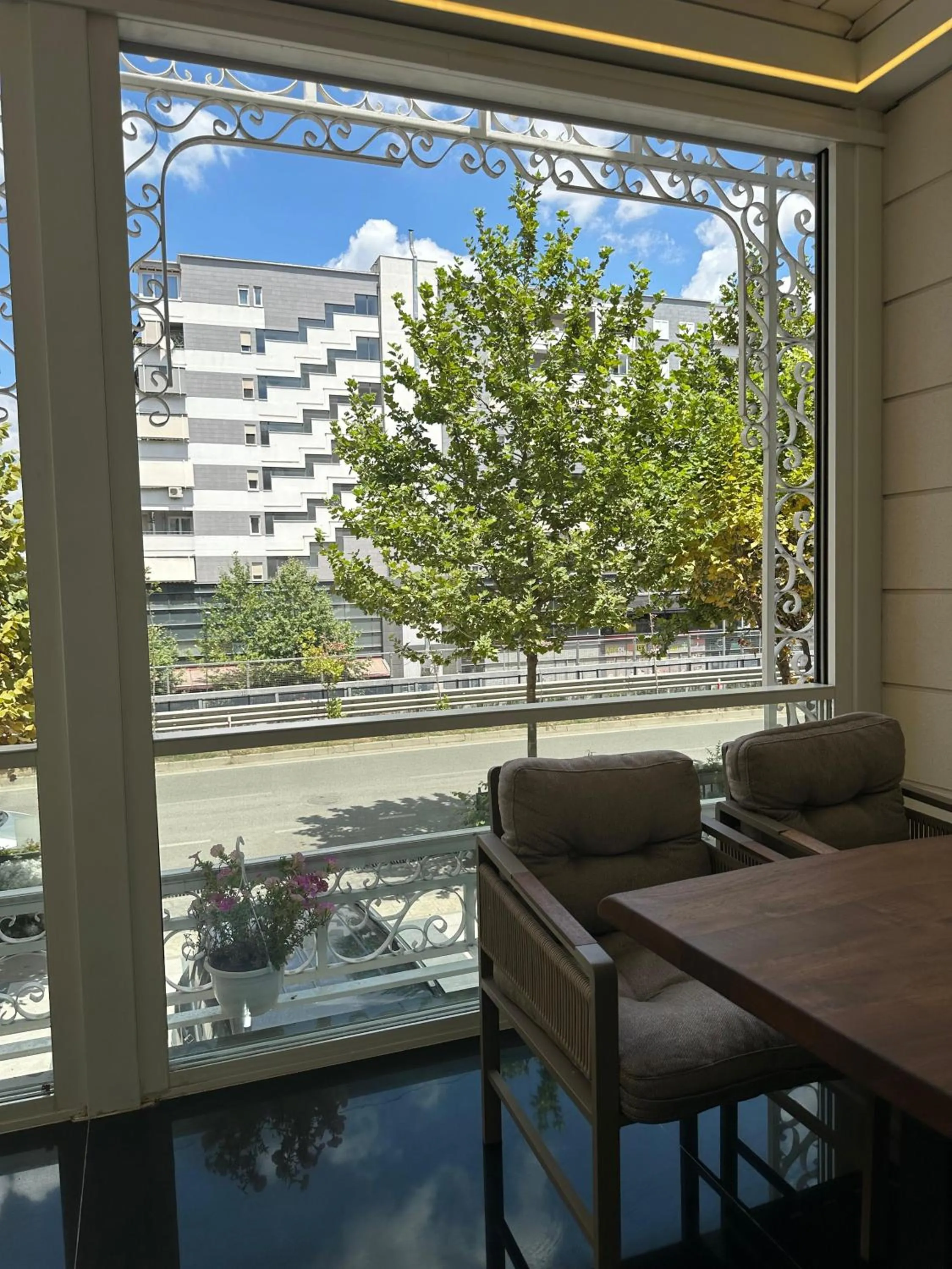 Patio in Hotel Queen