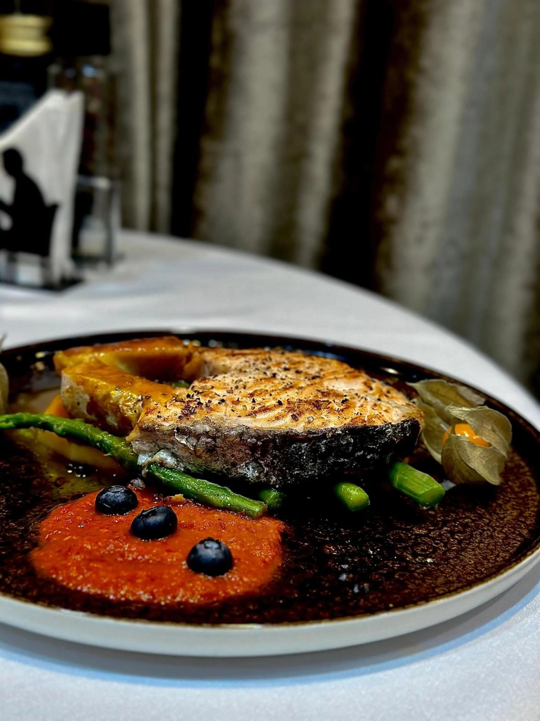 Restaurant/places to eat in Hotel Queen