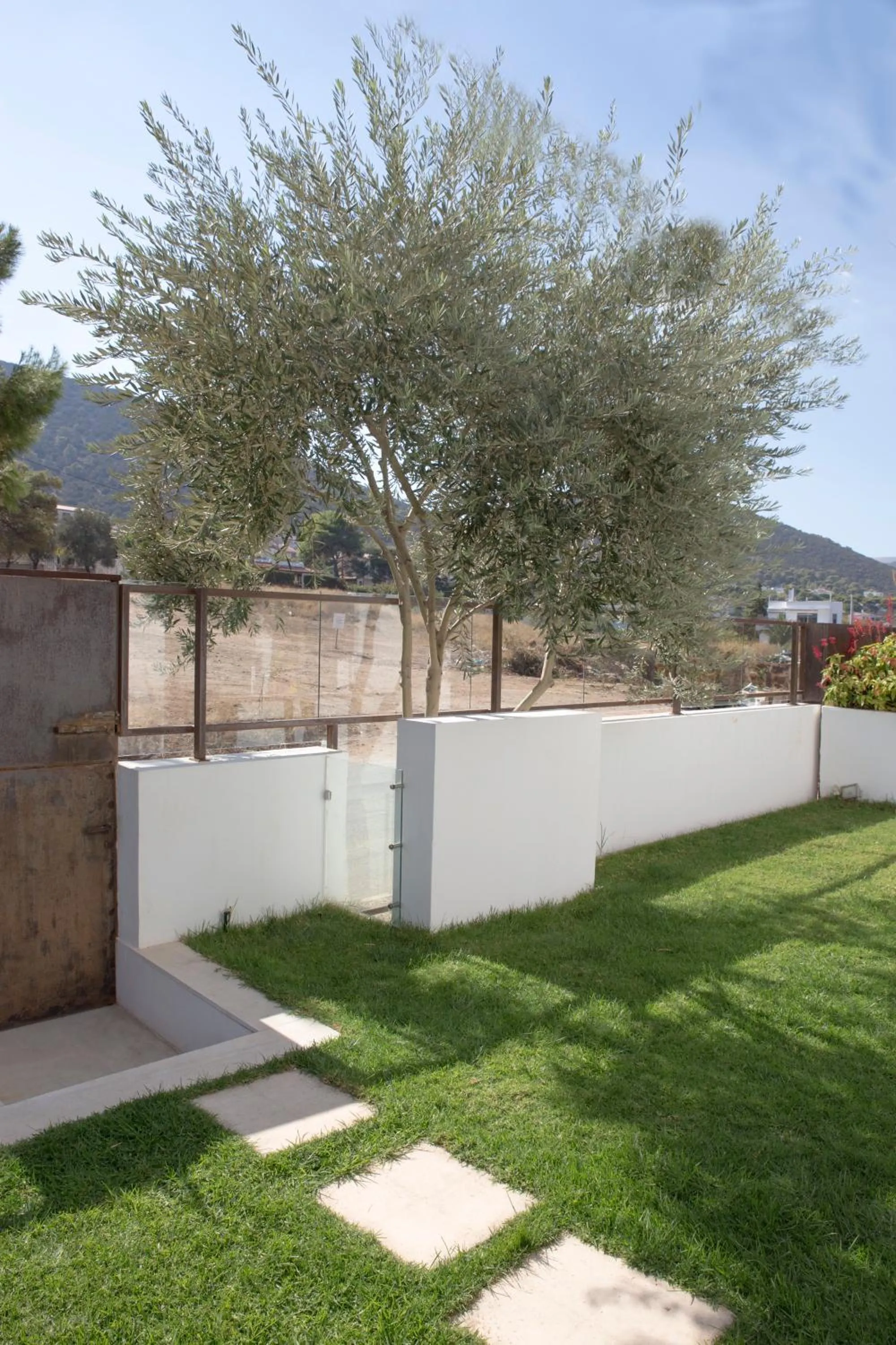 Spring in Infinity White Complex by GK Properties