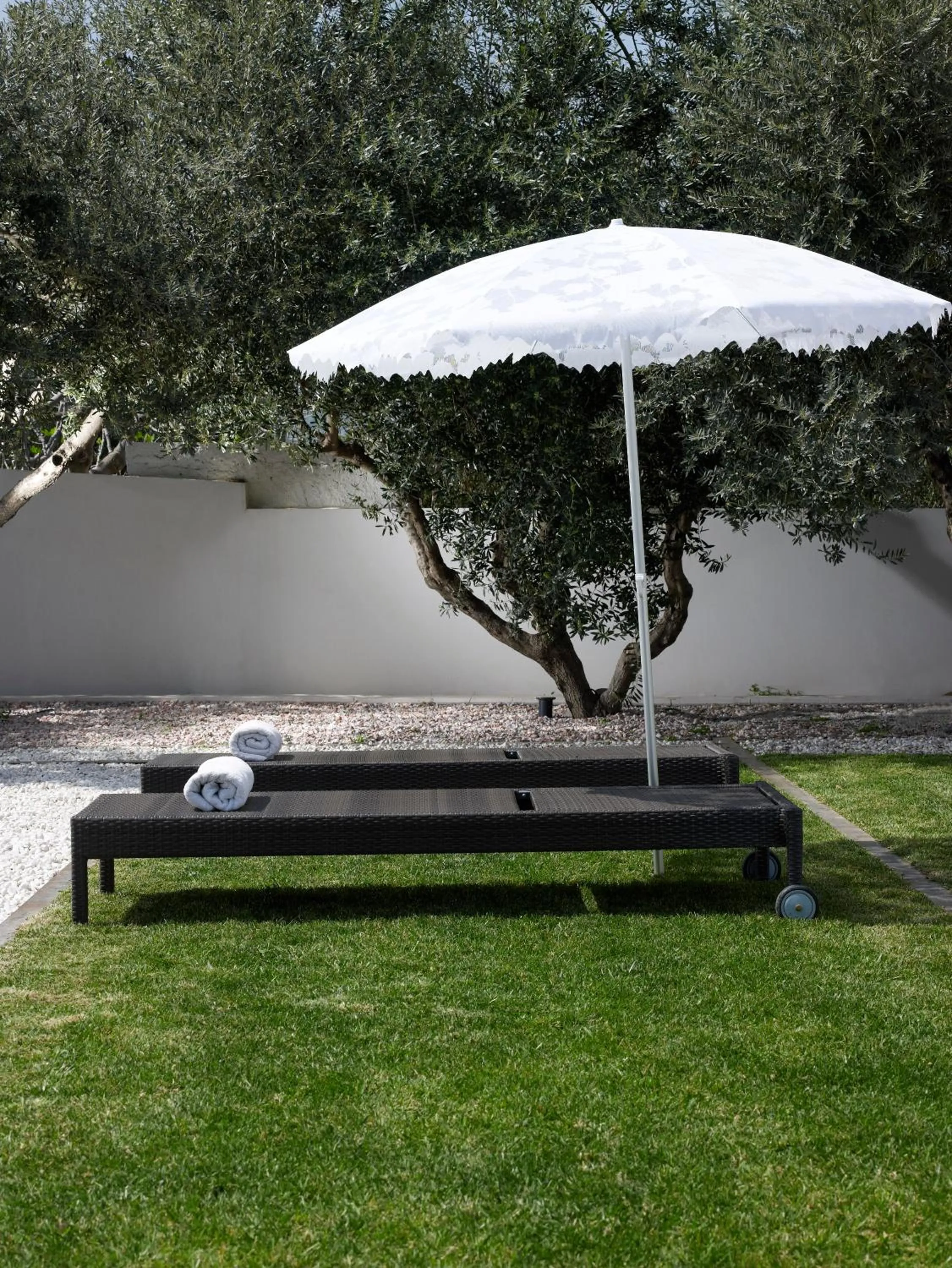 Day in Infinity White Complex by GK Properties