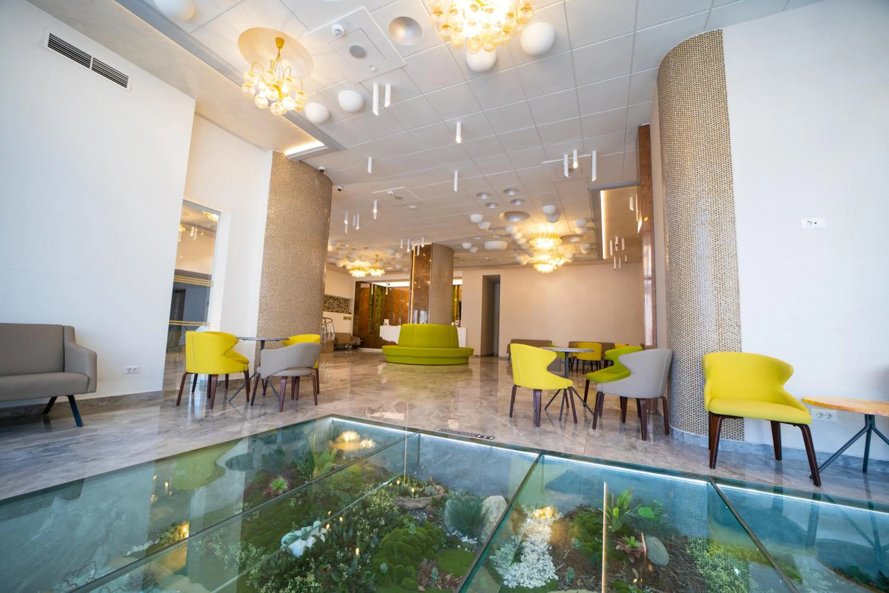 Lobby or reception in Hotel Olanesti & Spa Medical