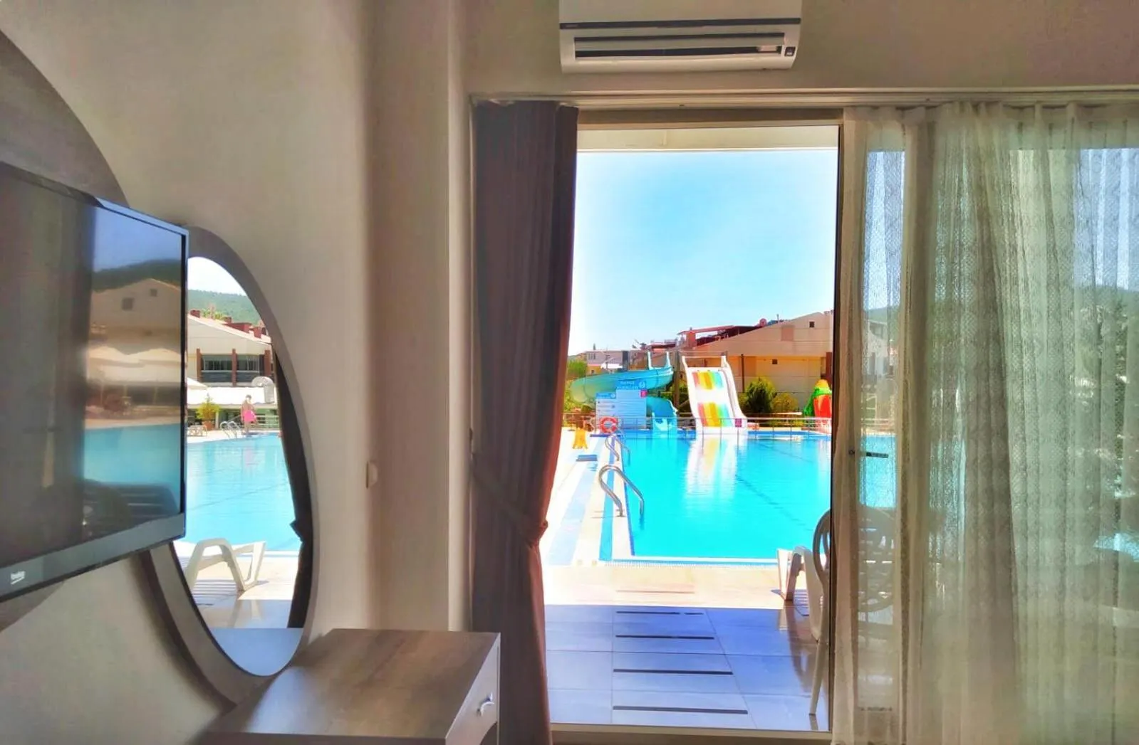 Triple Poolside Room in Ceti̇n Presti̇ge Resort
