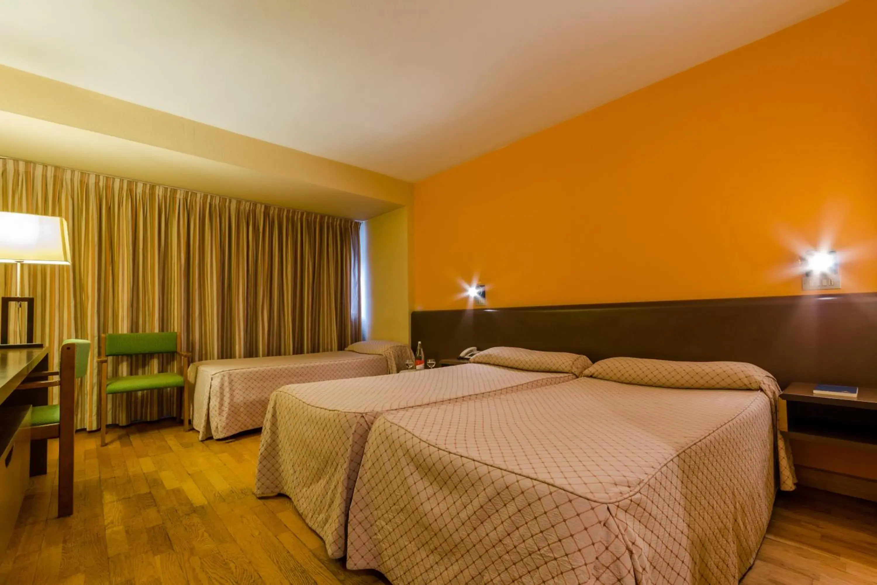 Triple Room in Hotel Sant Eloi Triple Room in Hotel Sant Eloi